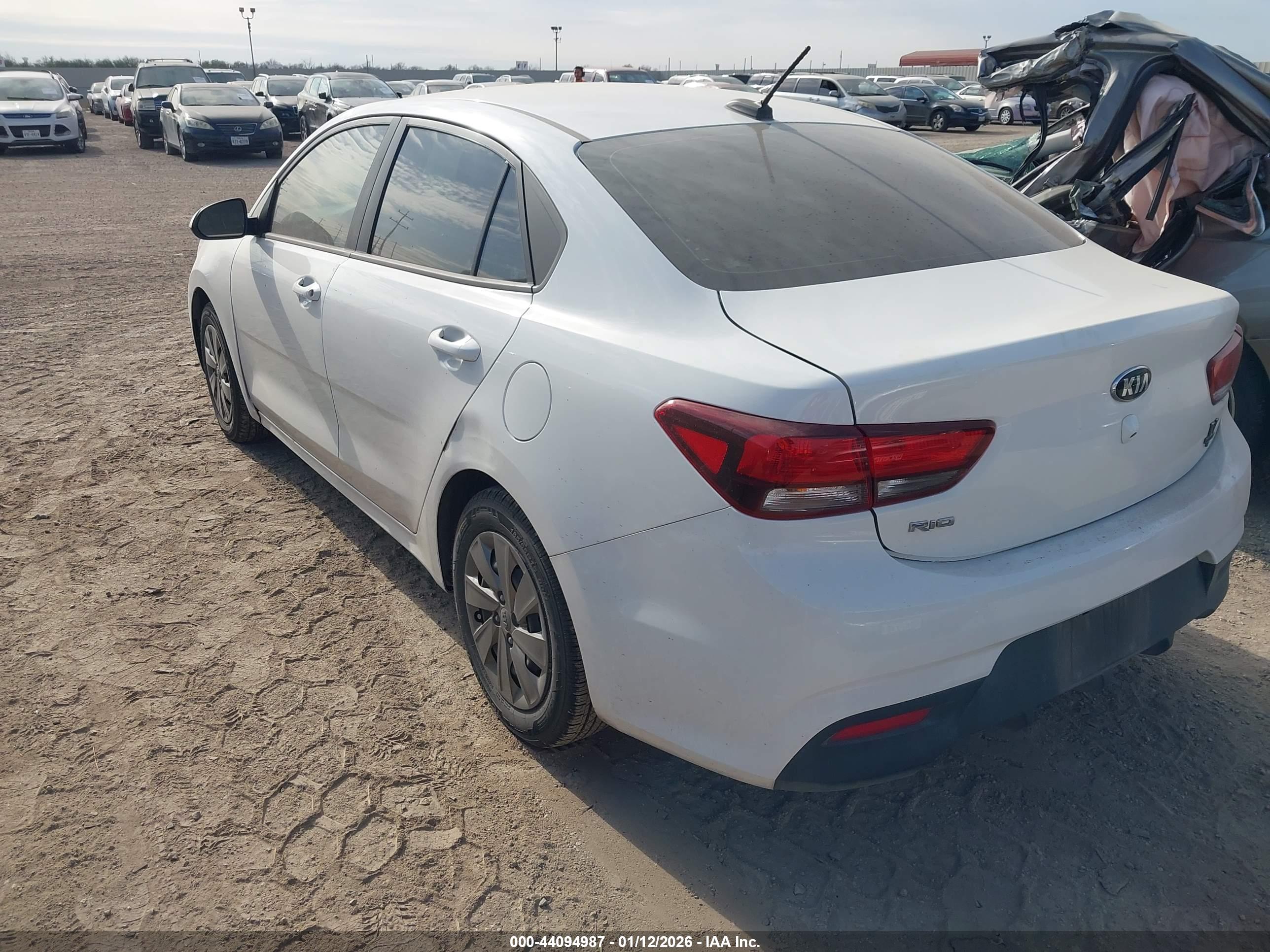 KIA RIO image 3