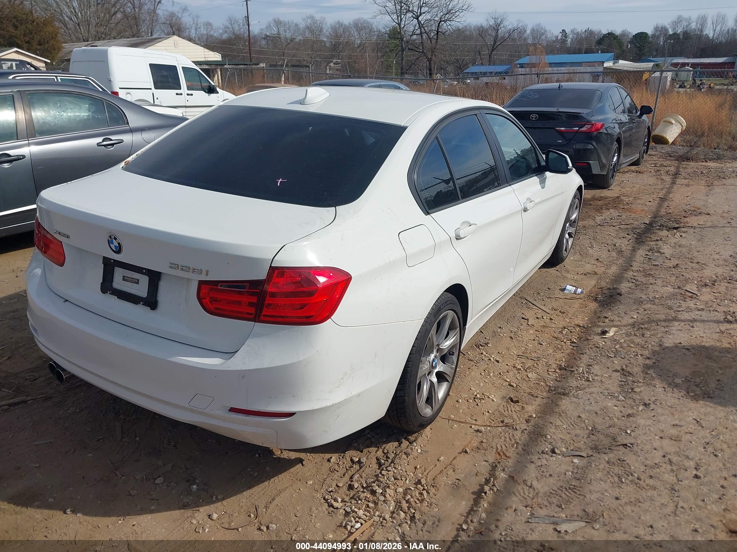 BMW 328I image 4