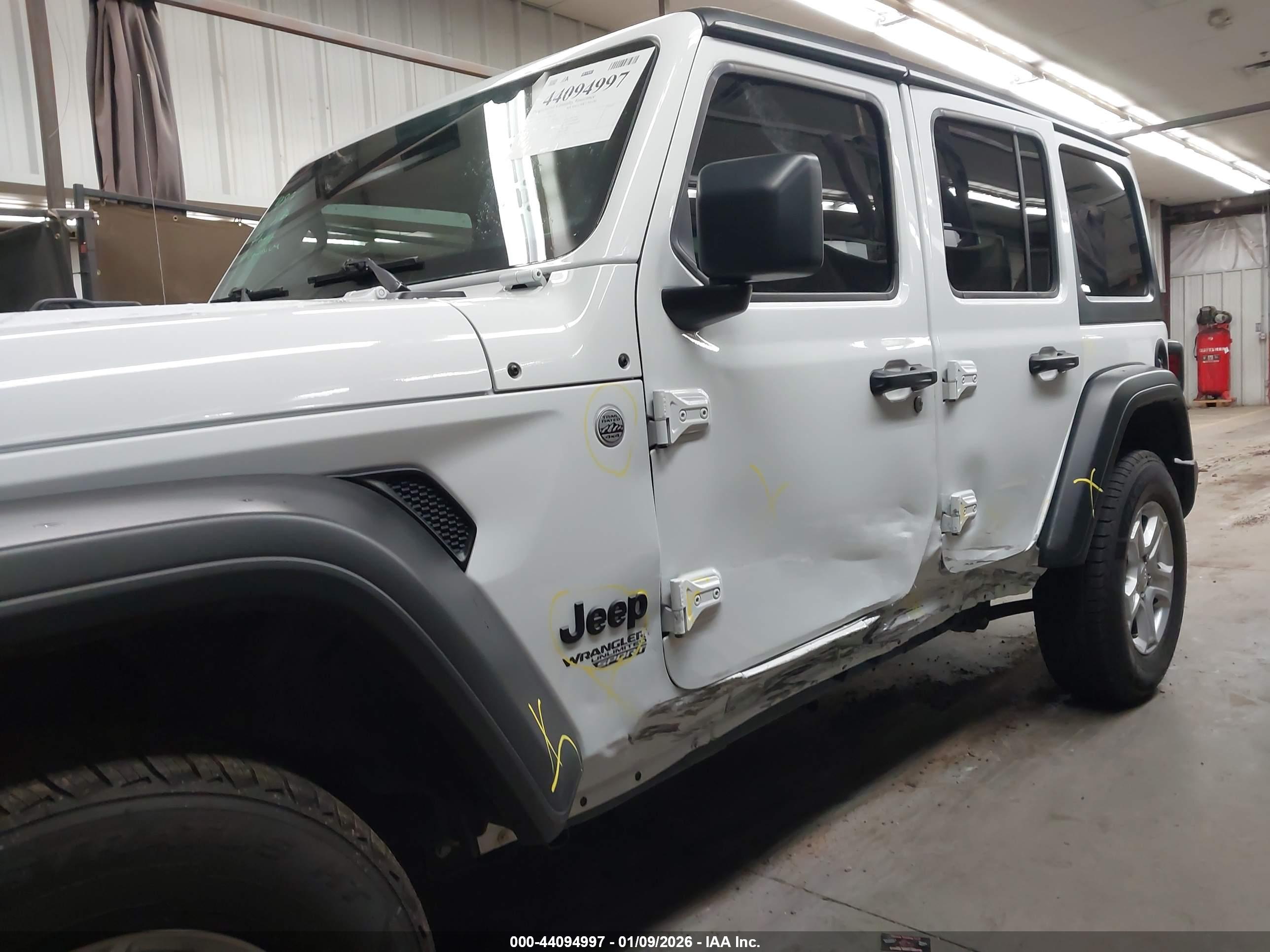 JEEP WRANGLER image 6