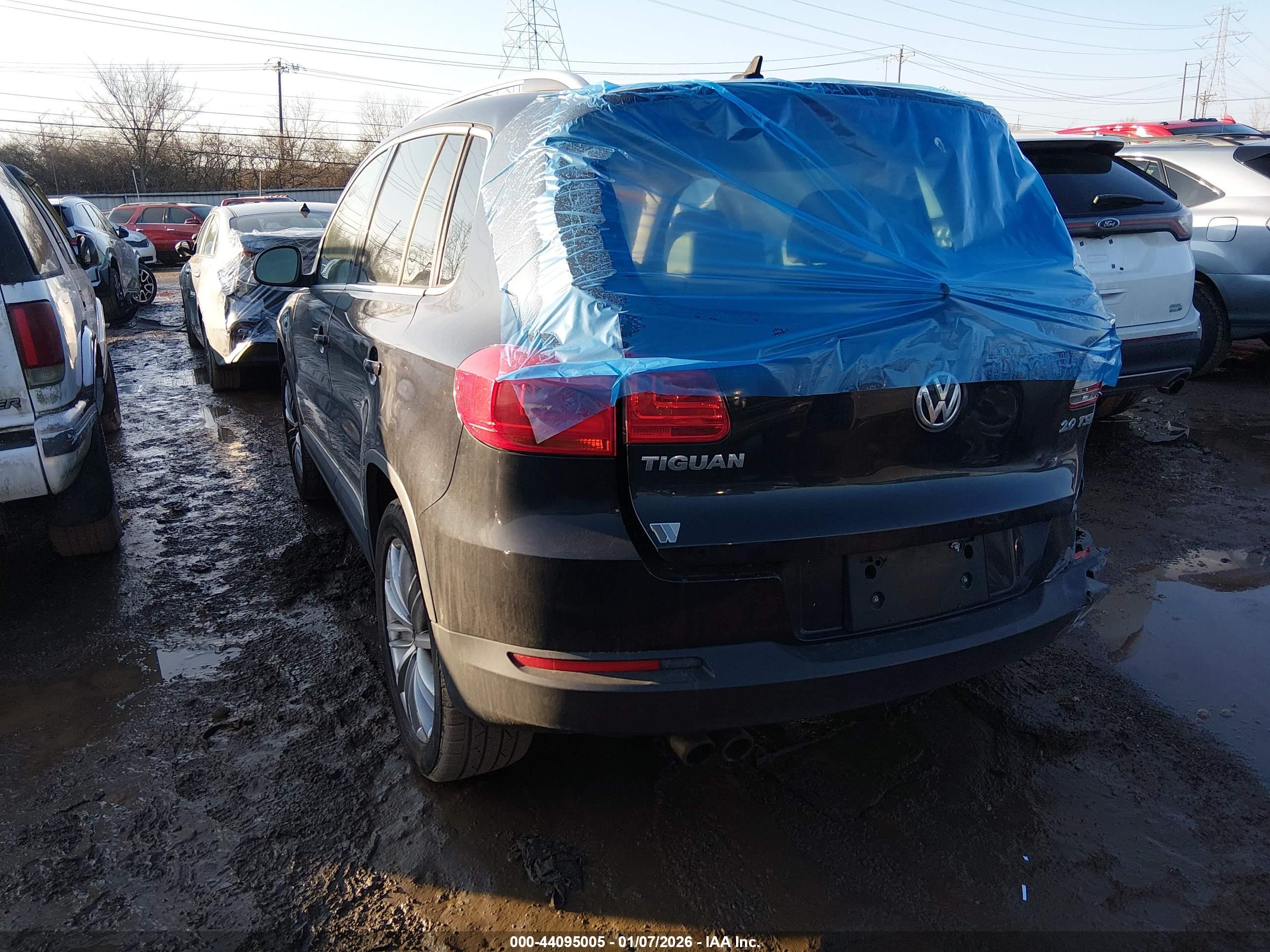 VOLKSWAGEN TIGUAN image 3