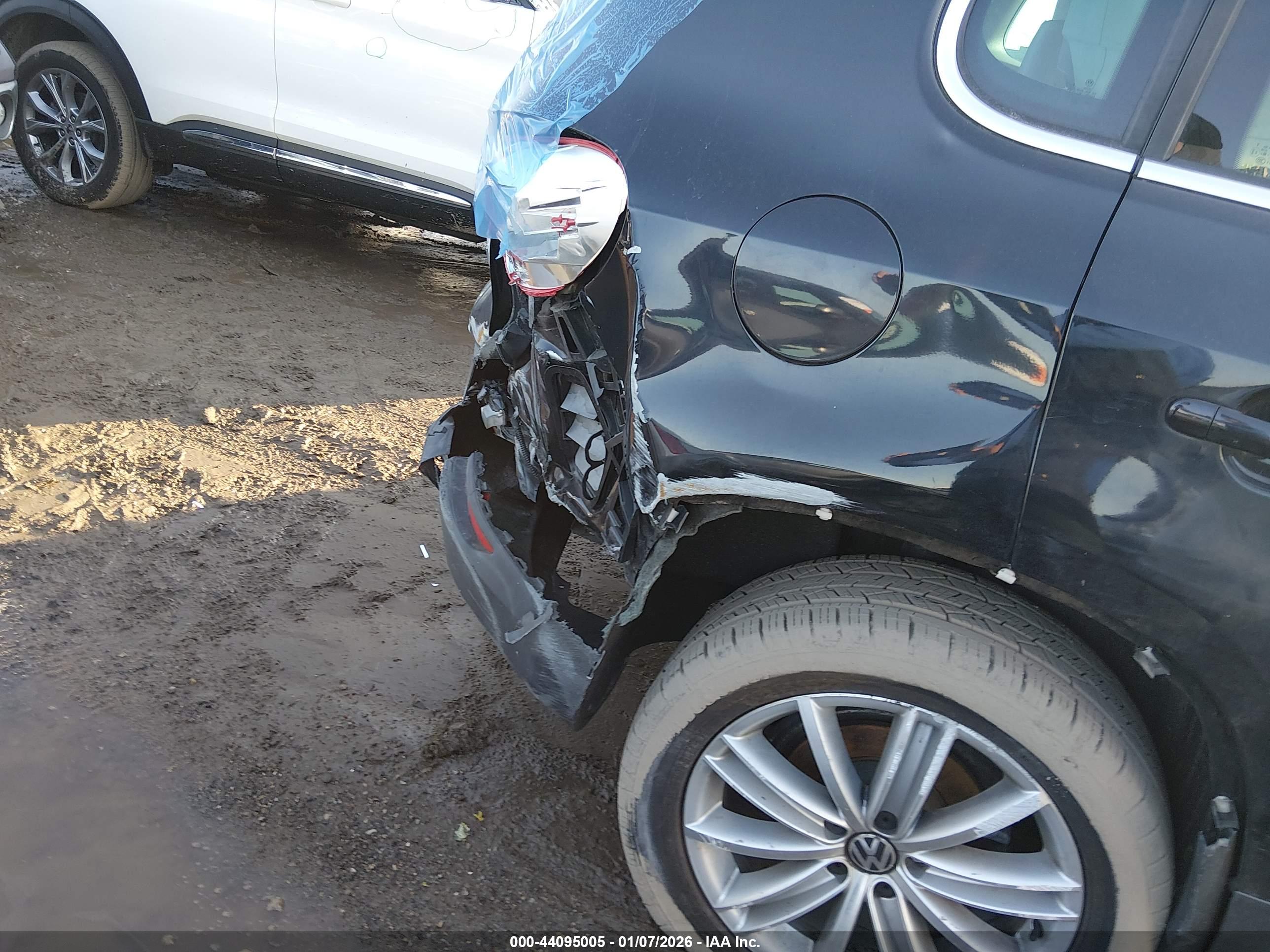 VOLKSWAGEN TIGUAN image 6