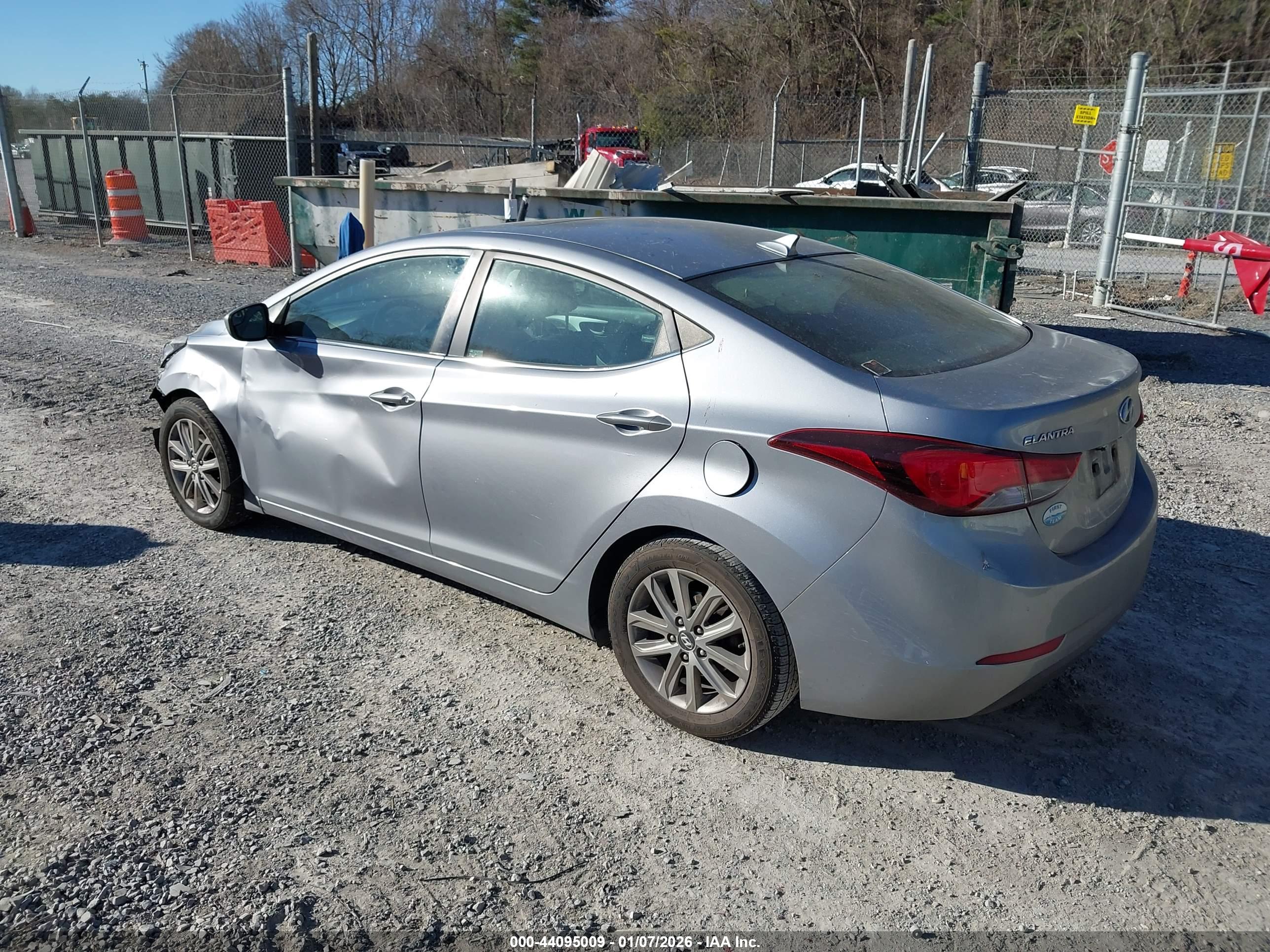 HYUNDAI ELANTRA image 3