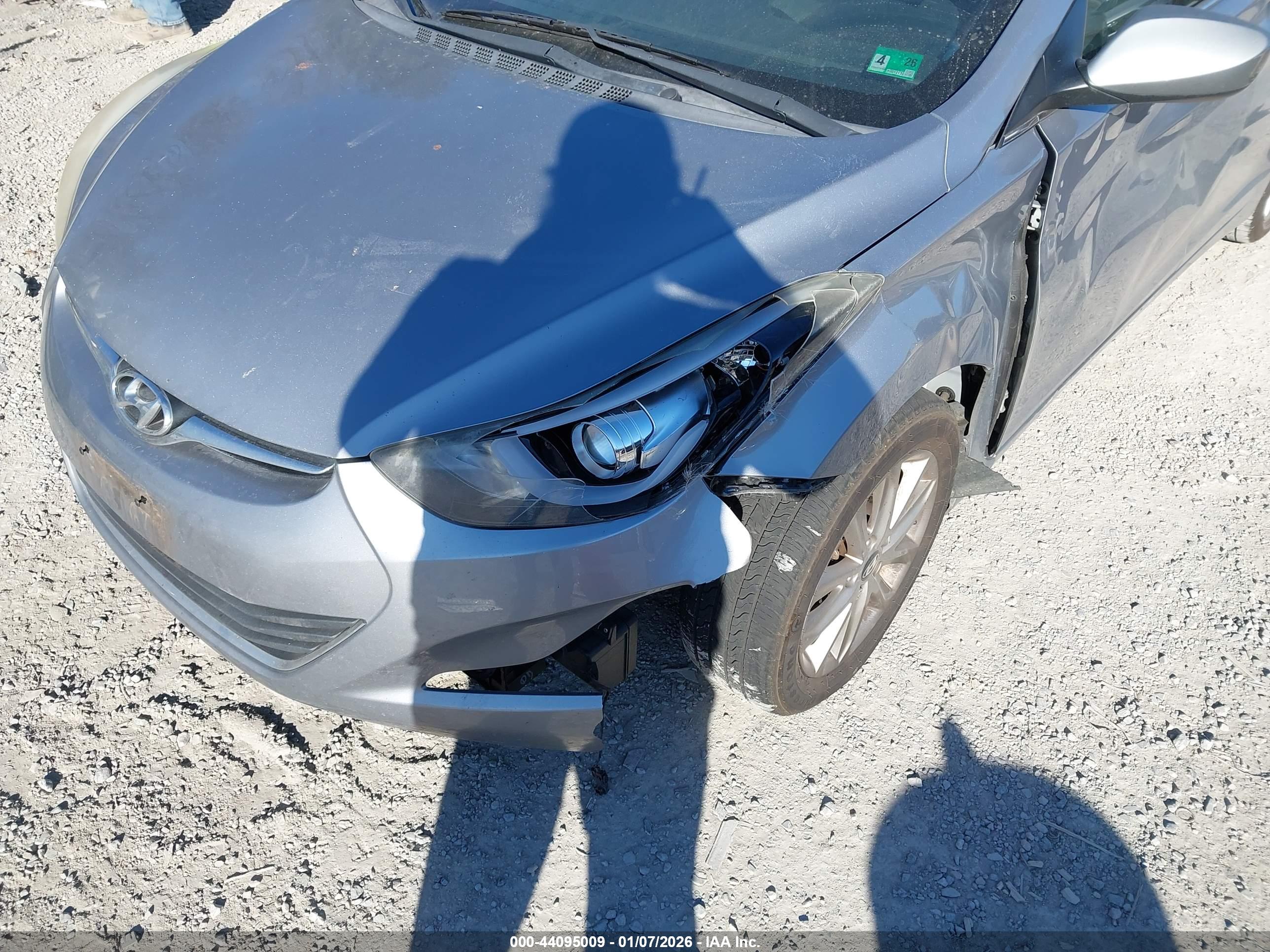 HYUNDAI ELANTRA image 6