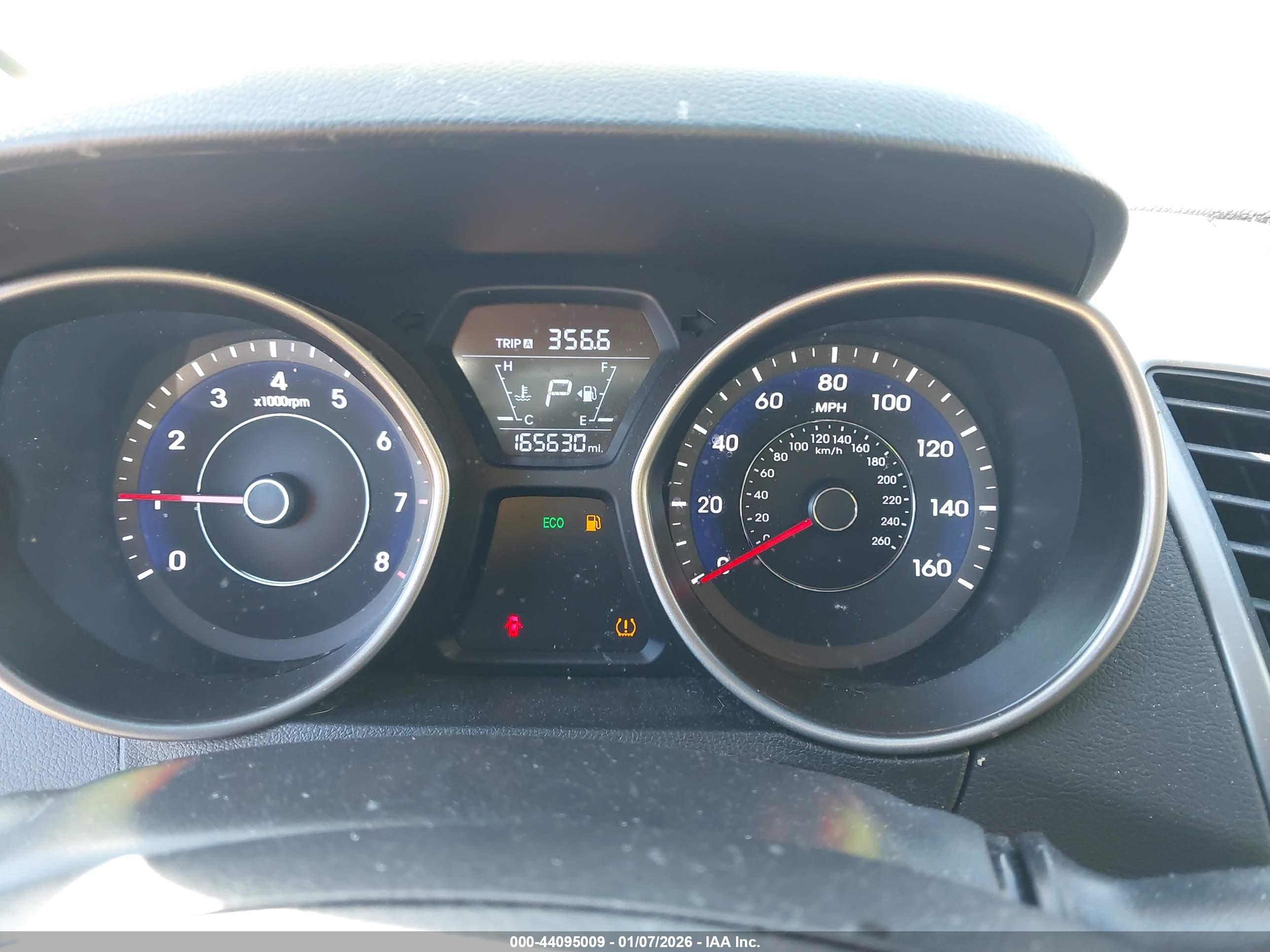 HYUNDAI ELANTRA image 7