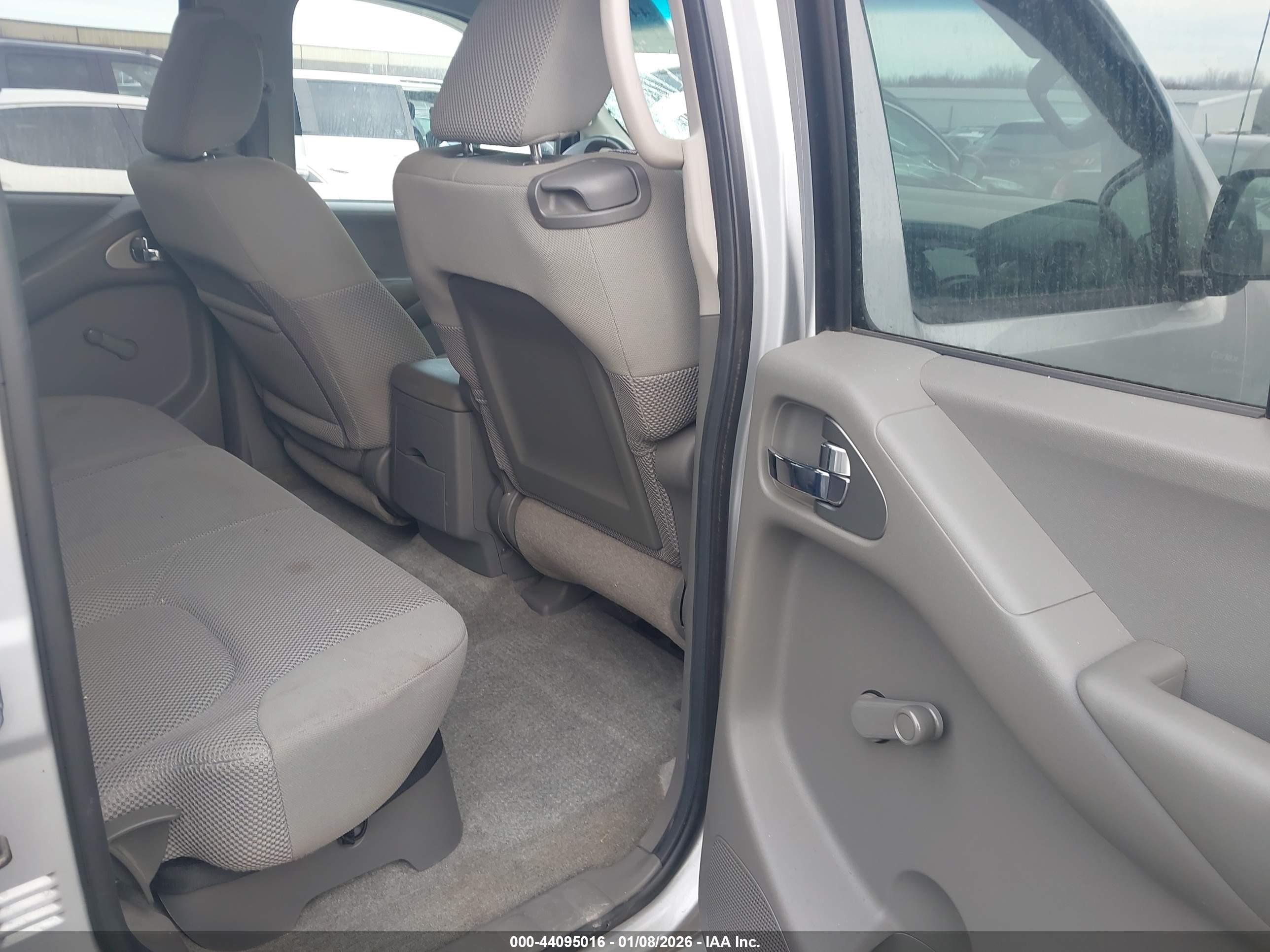 NISSAN FRONTIER image 8