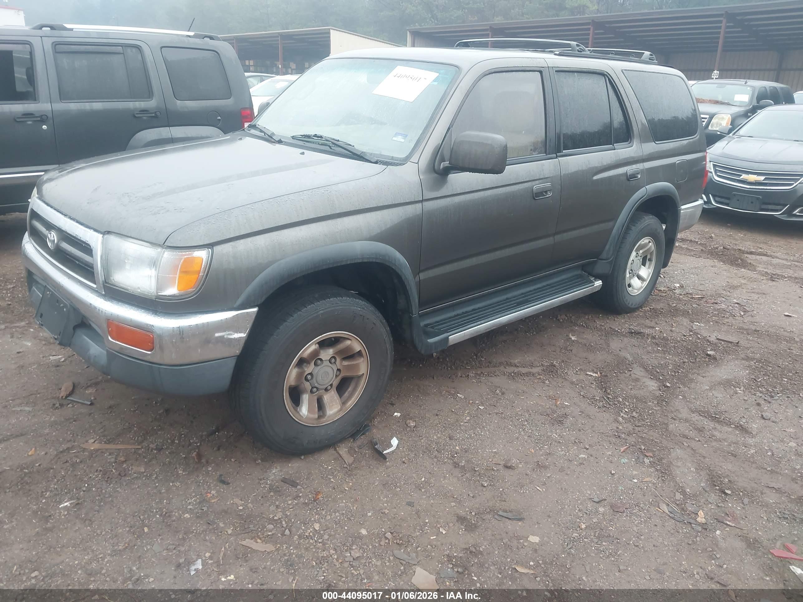 TOYOTA 4RUNNER image 2
