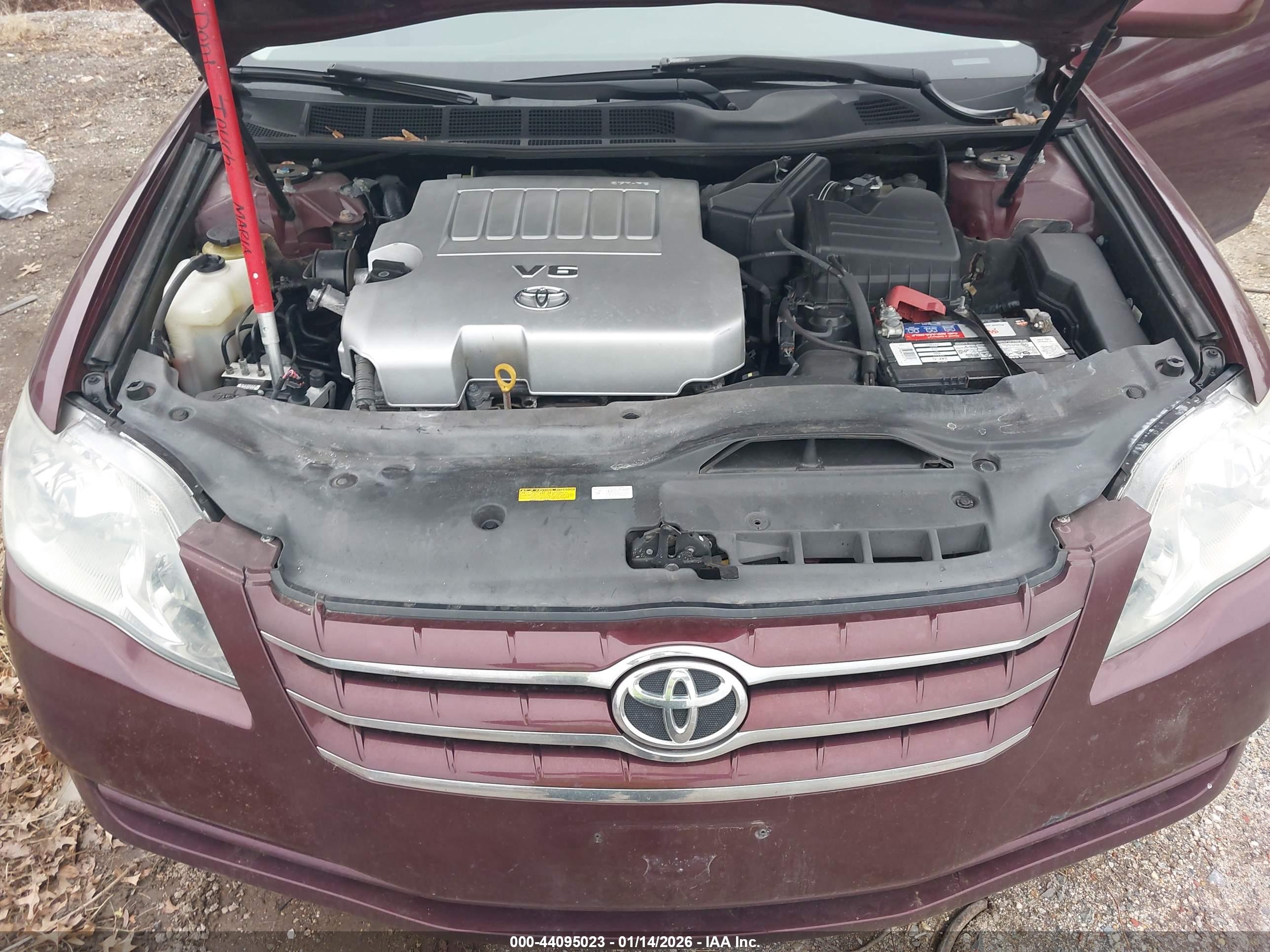 TOYOTA AVALON image 10