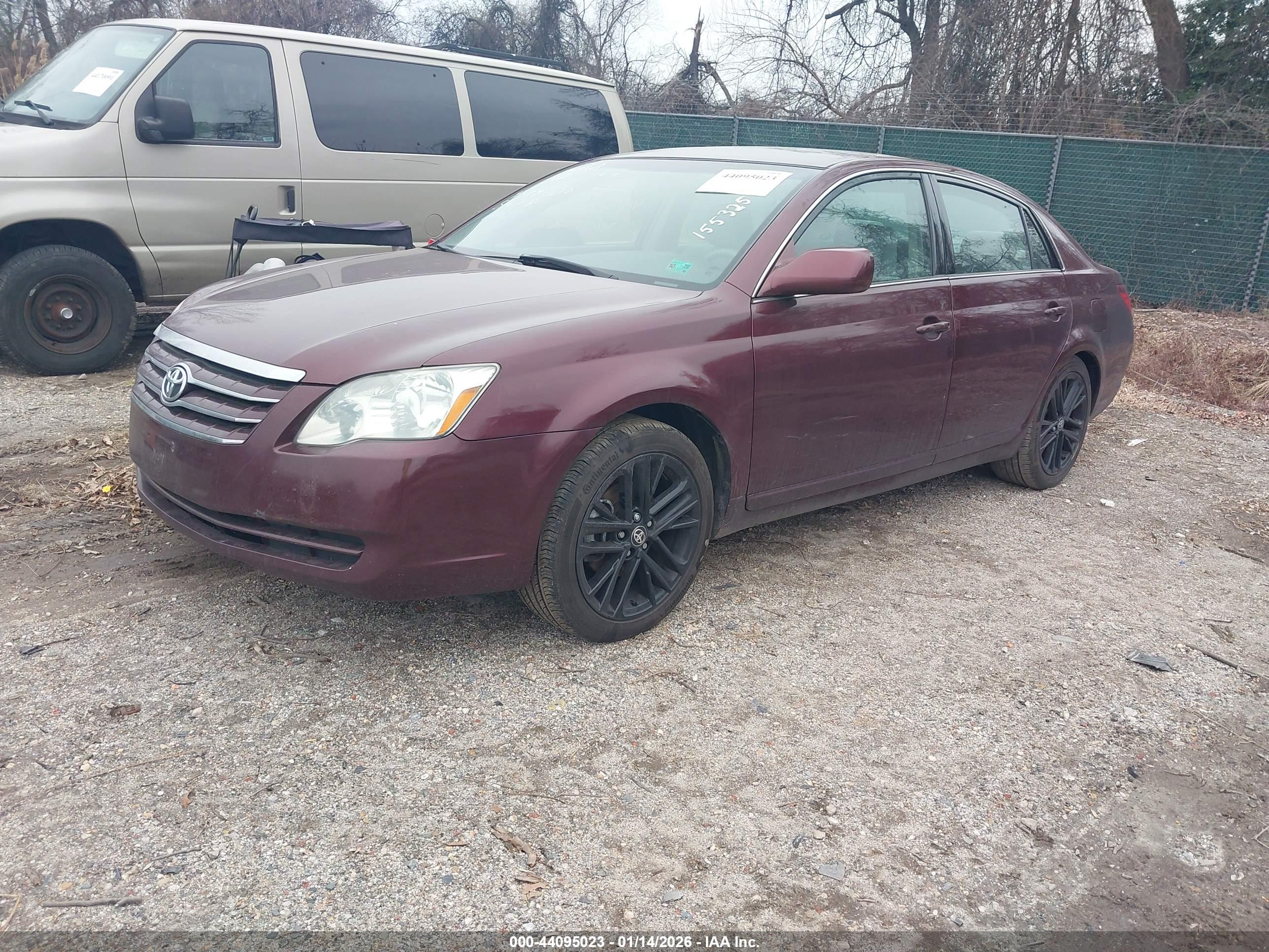 TOYOTA AVALON image 2