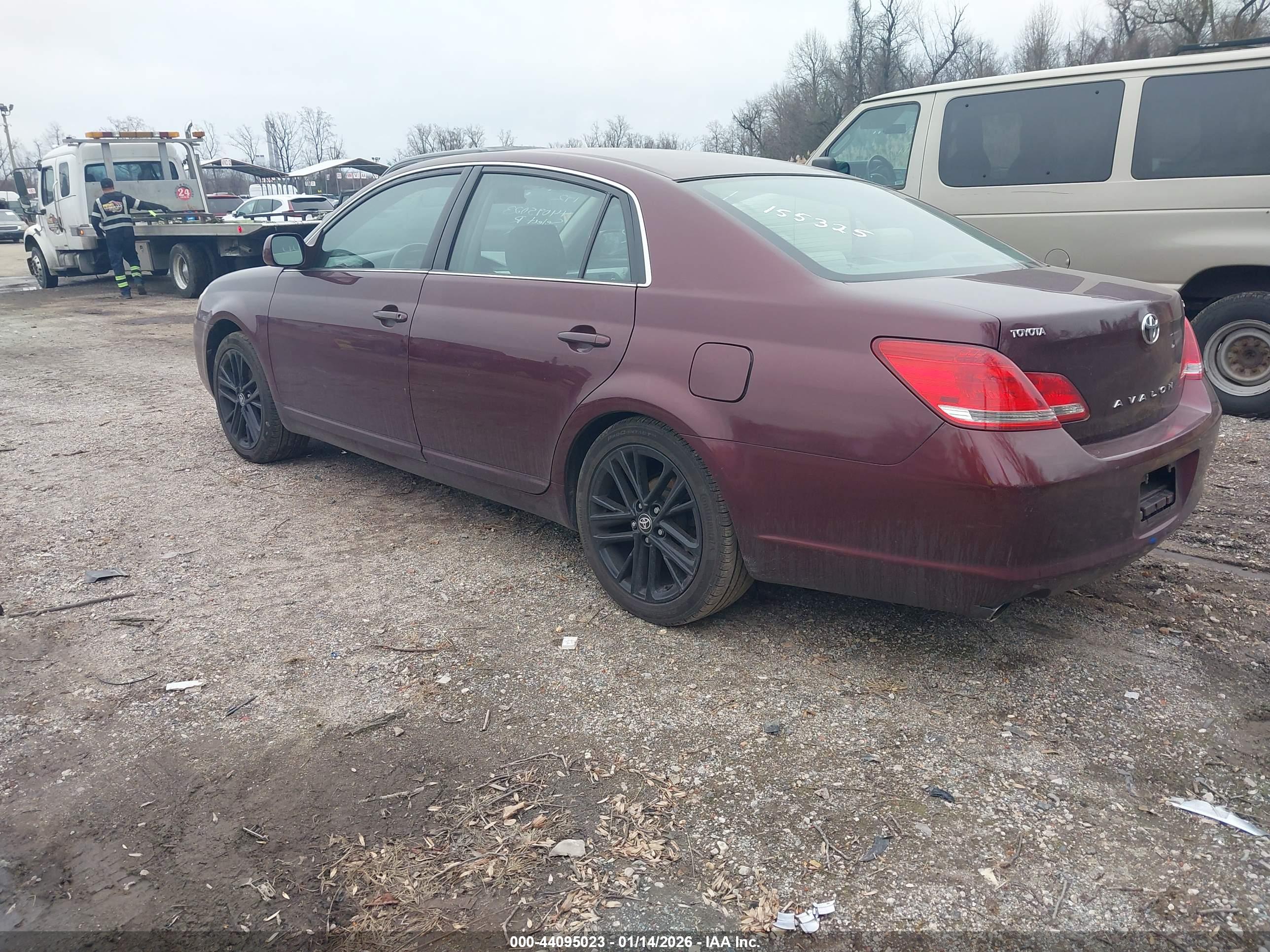 TOYOTA AVALON image 3