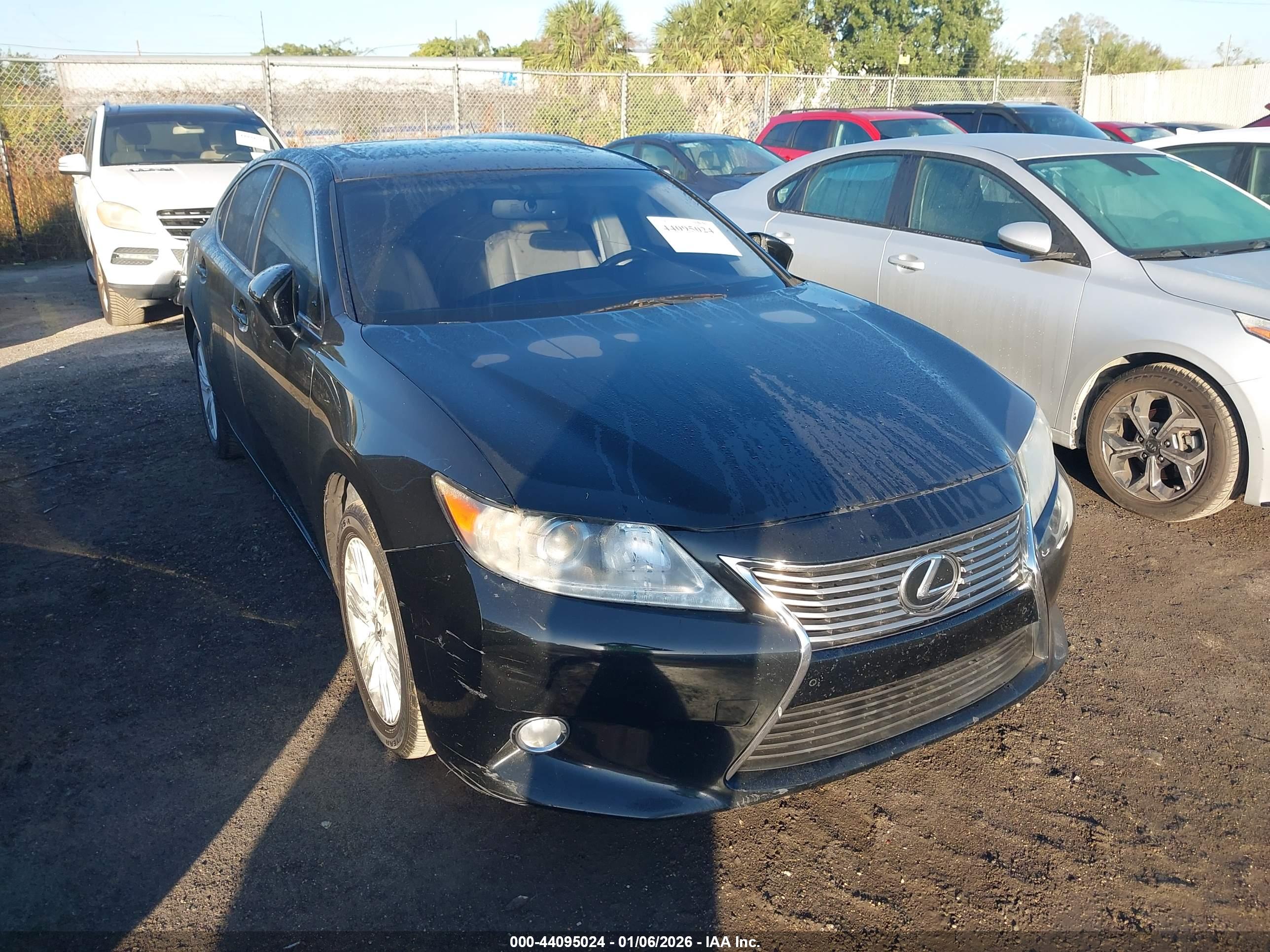 LEXUS ES image 6