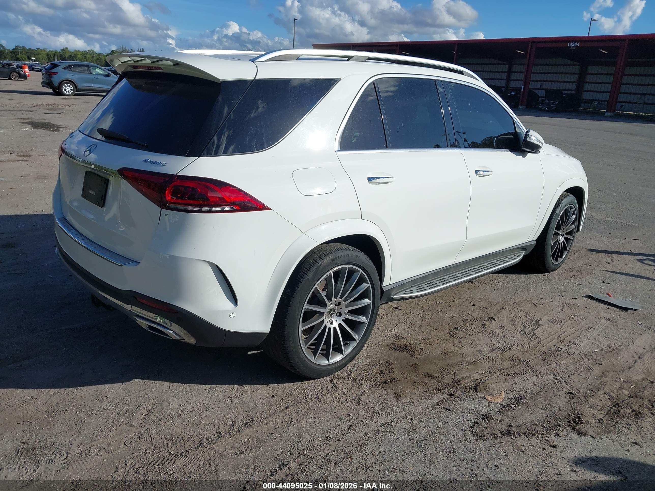 MERCEDES-BENZ GLE image 4