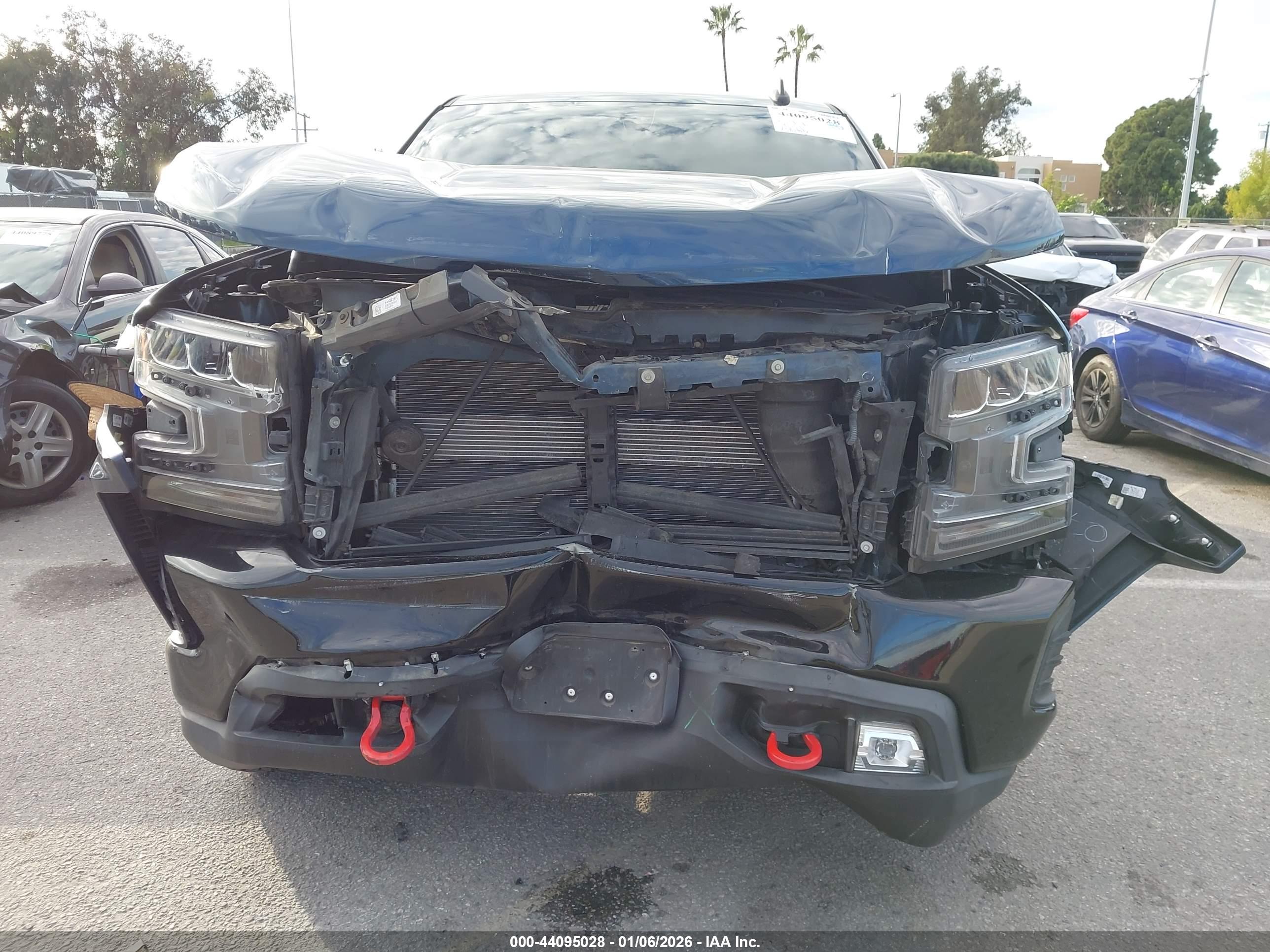 CHEVROLET SILVERADO image 6