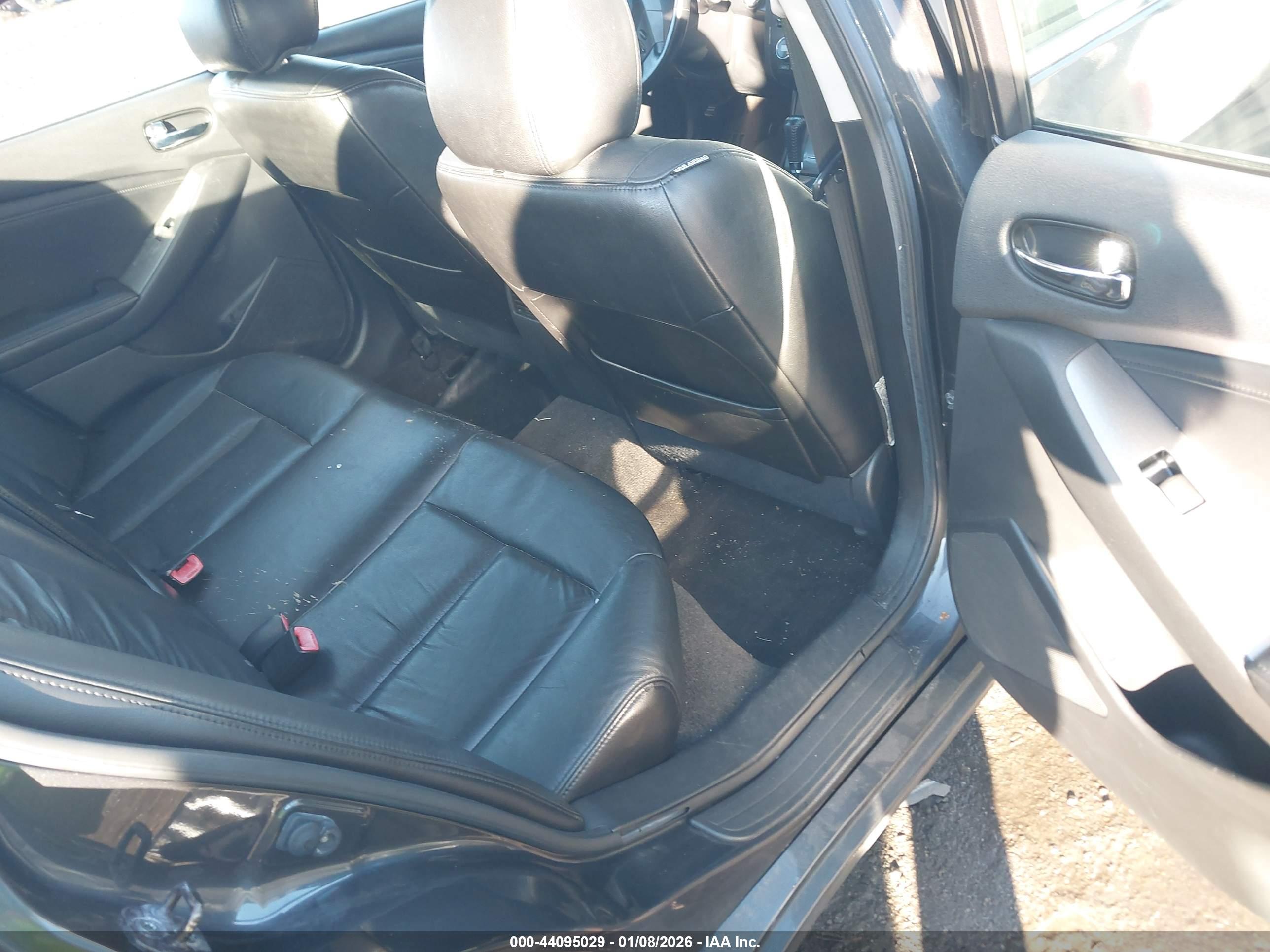 NISSAN ALTIMA image 8