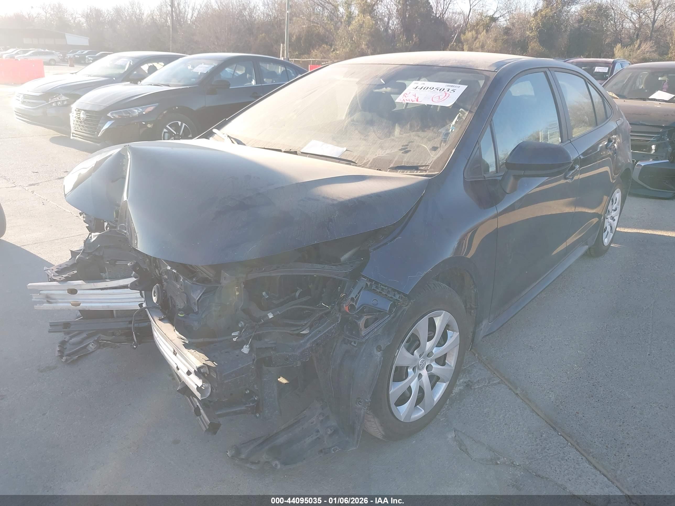 TOYOTA COROLLA image 2