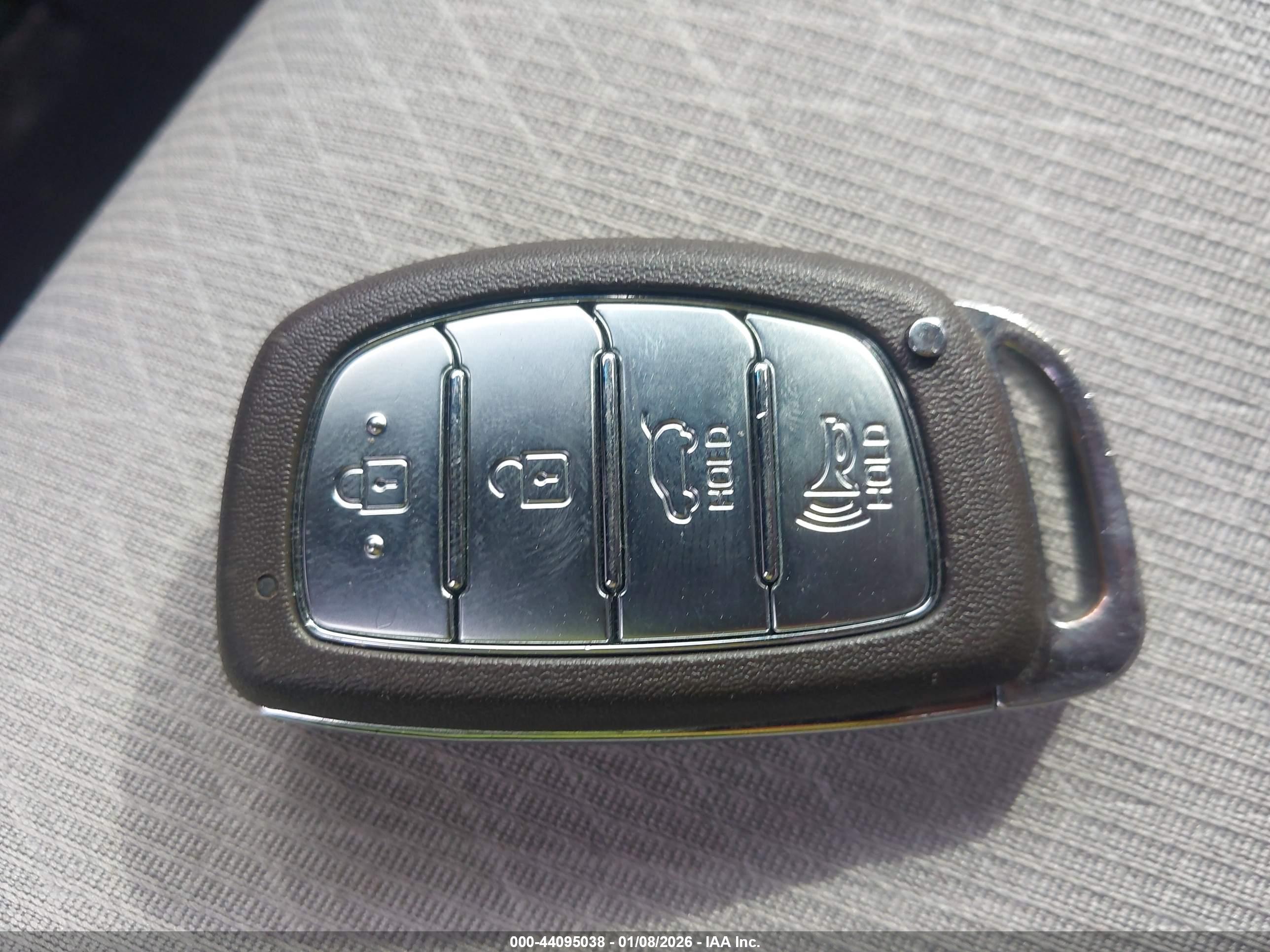 HYUNDAI TUCSON image 11
