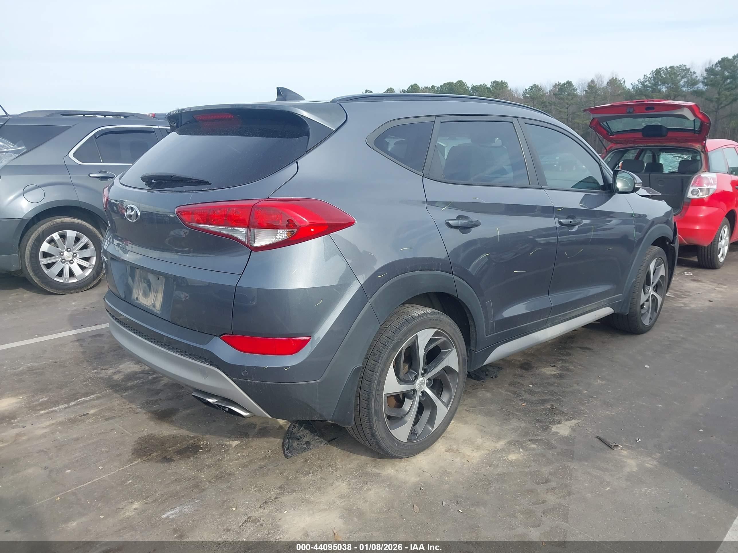 HYUNDAI TUCSON image 4