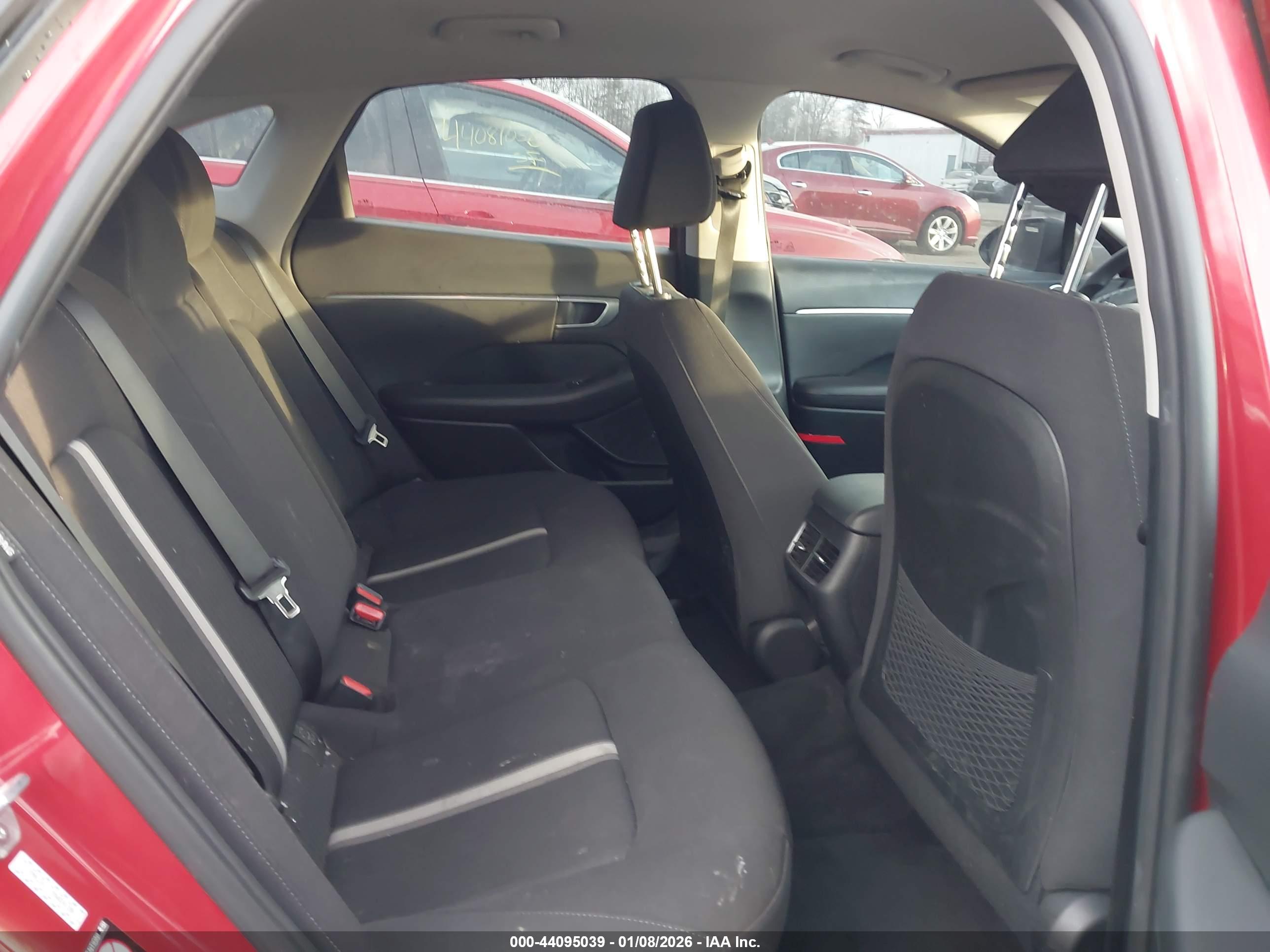 HYUNDAI SONATA image 8