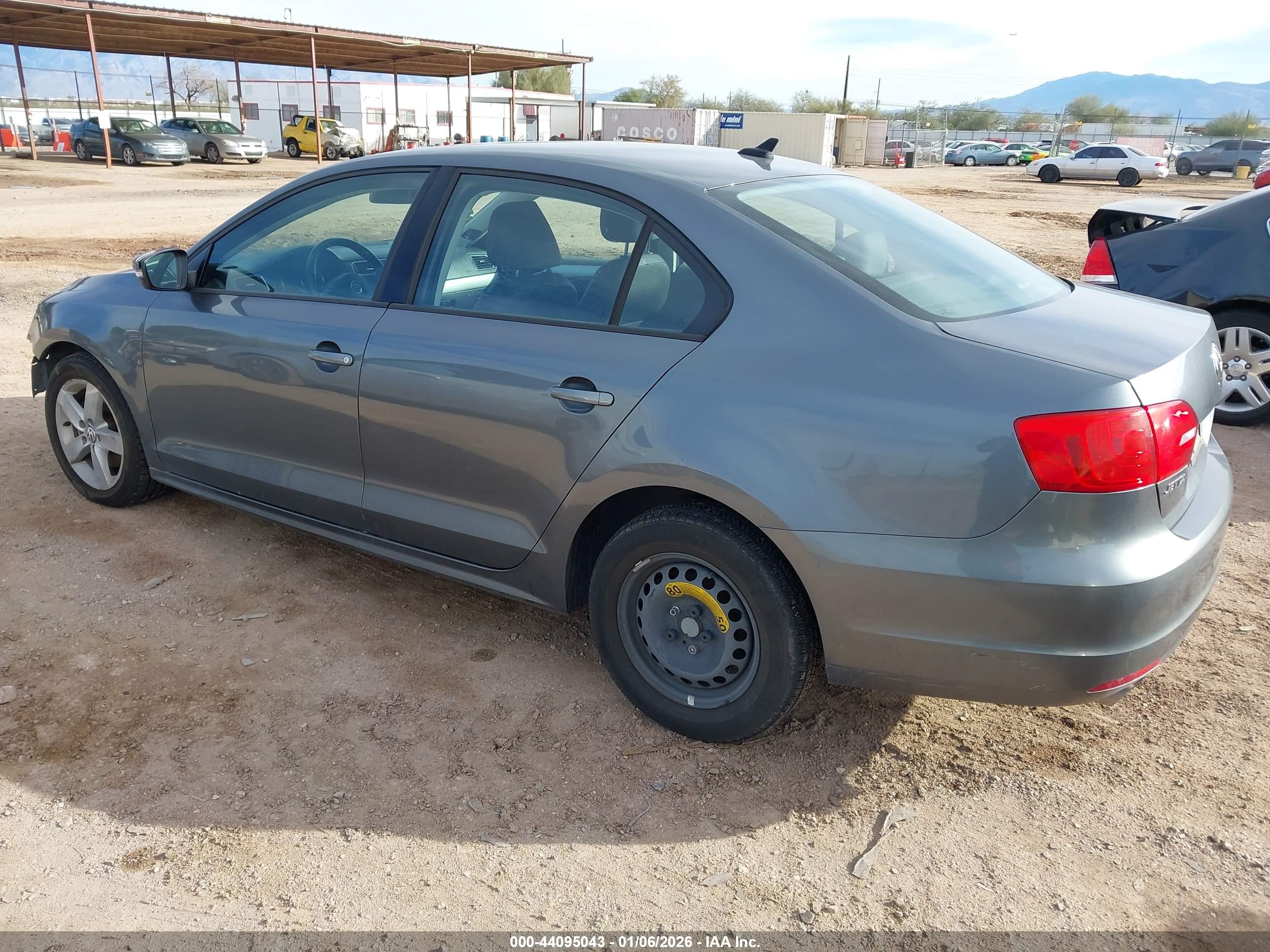 VOLKSWAGEN JETTA image 3