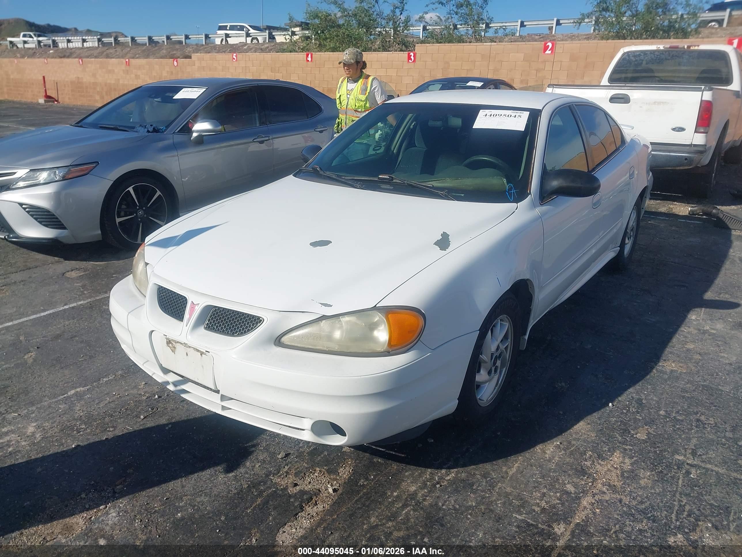 PONTIAC GRAND image 2