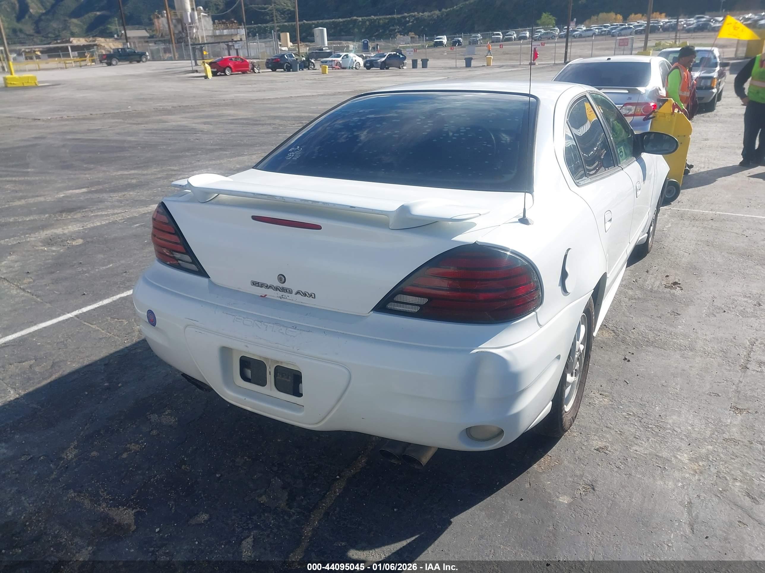 PONTIAC GRAND image 4