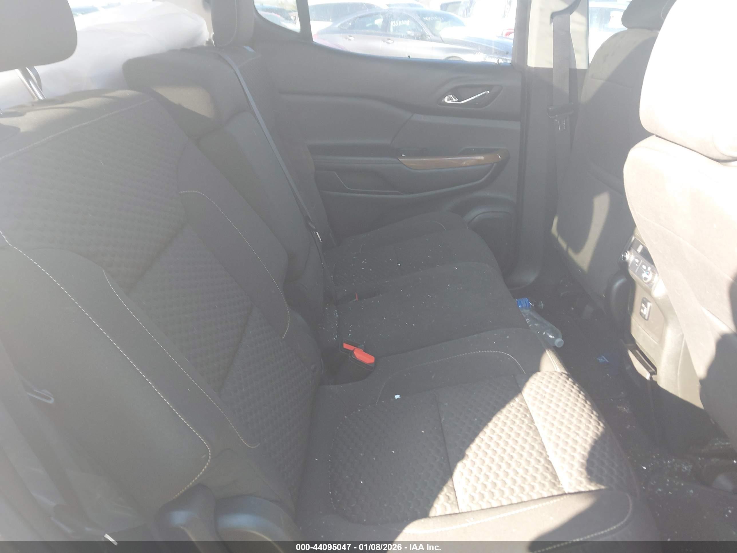 GMC ACADIA image 8