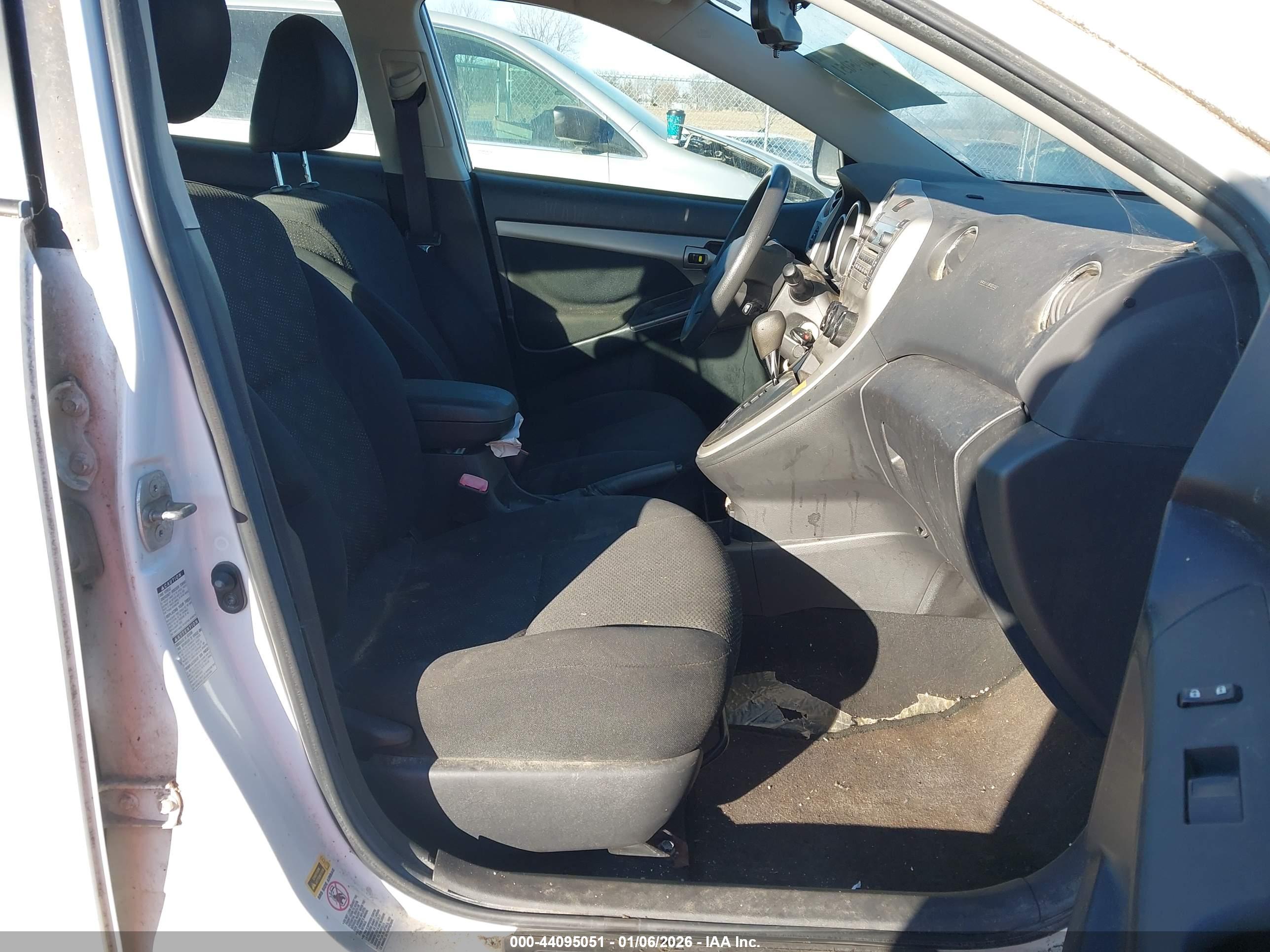 PONTIAC VIBE image 5