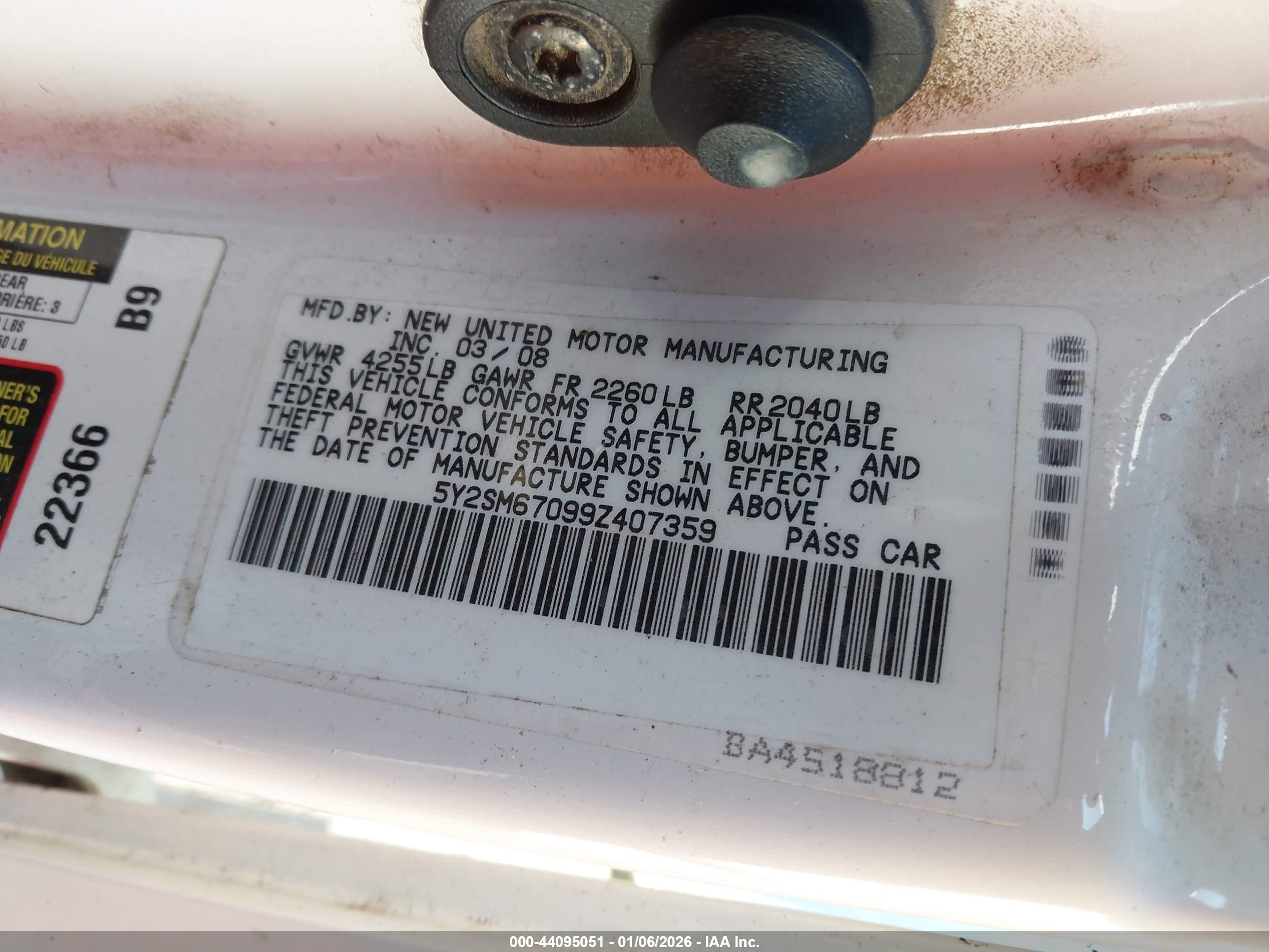 PONTIAC VIBE image 9