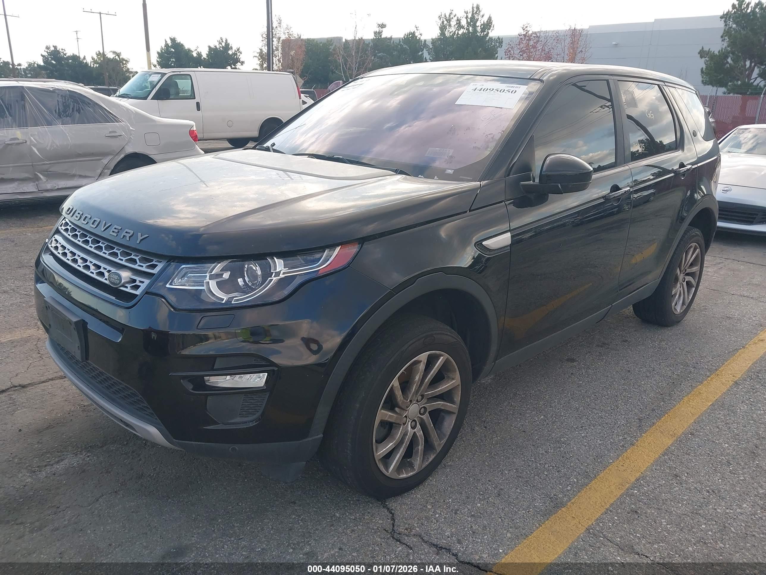 LAND ROVER image 2