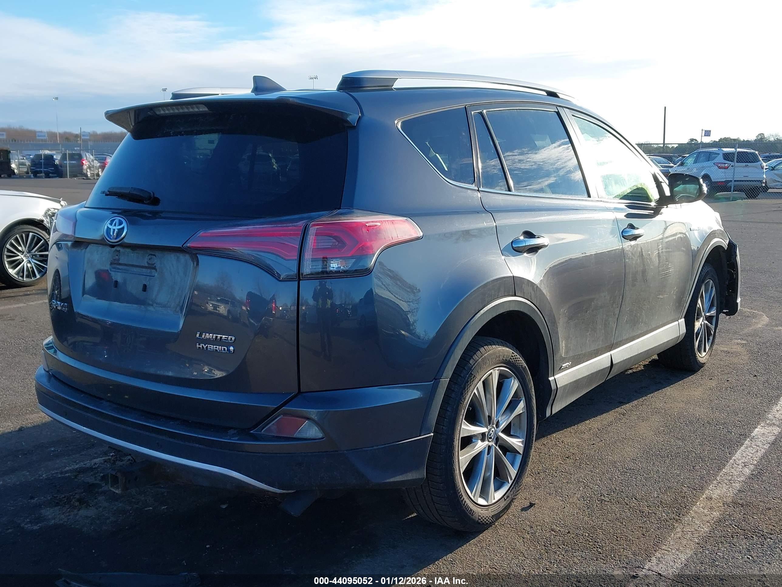 TOYOTA RAV4 image 4