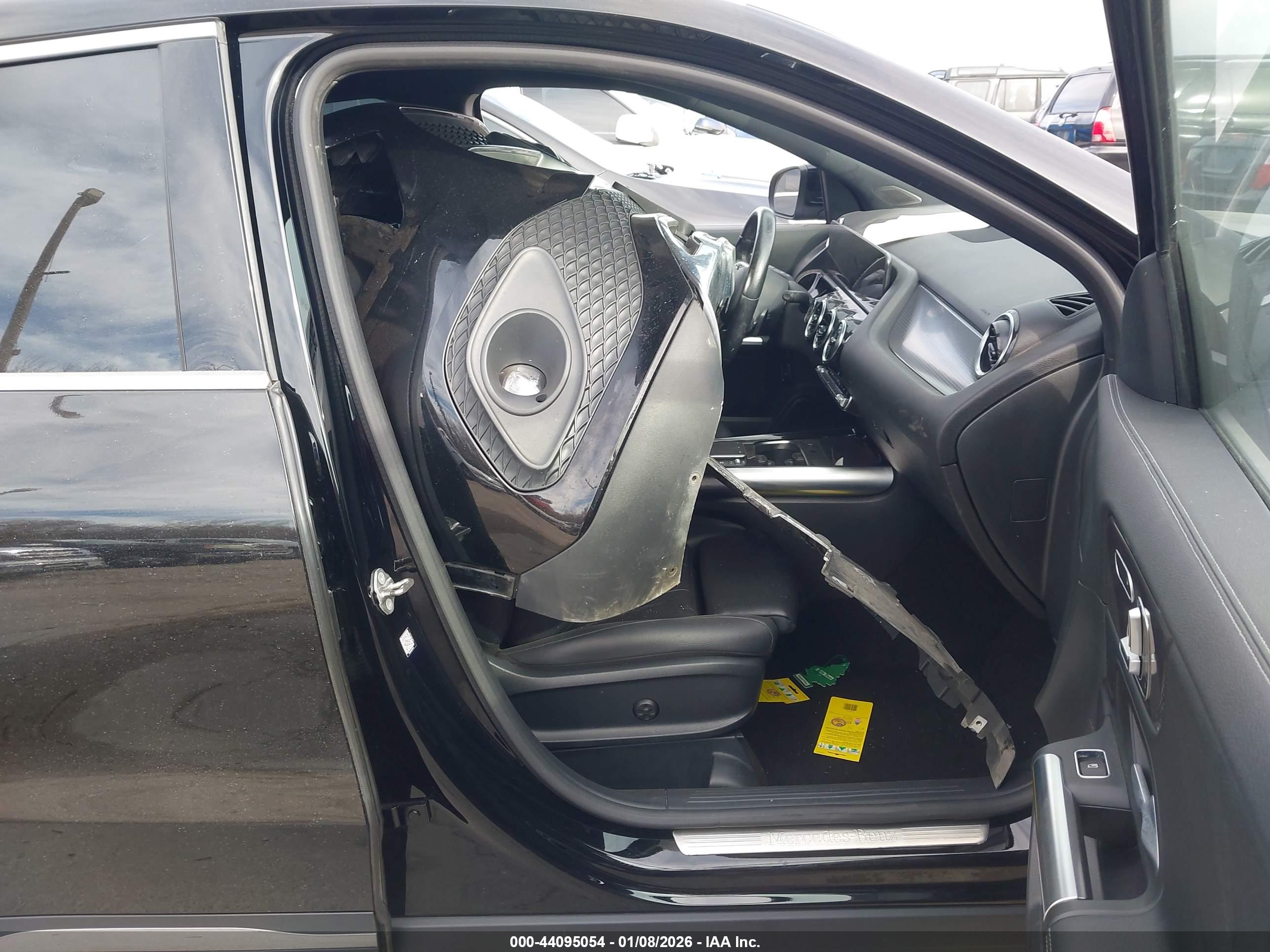 MERCEDES-BENZ GLA image 5