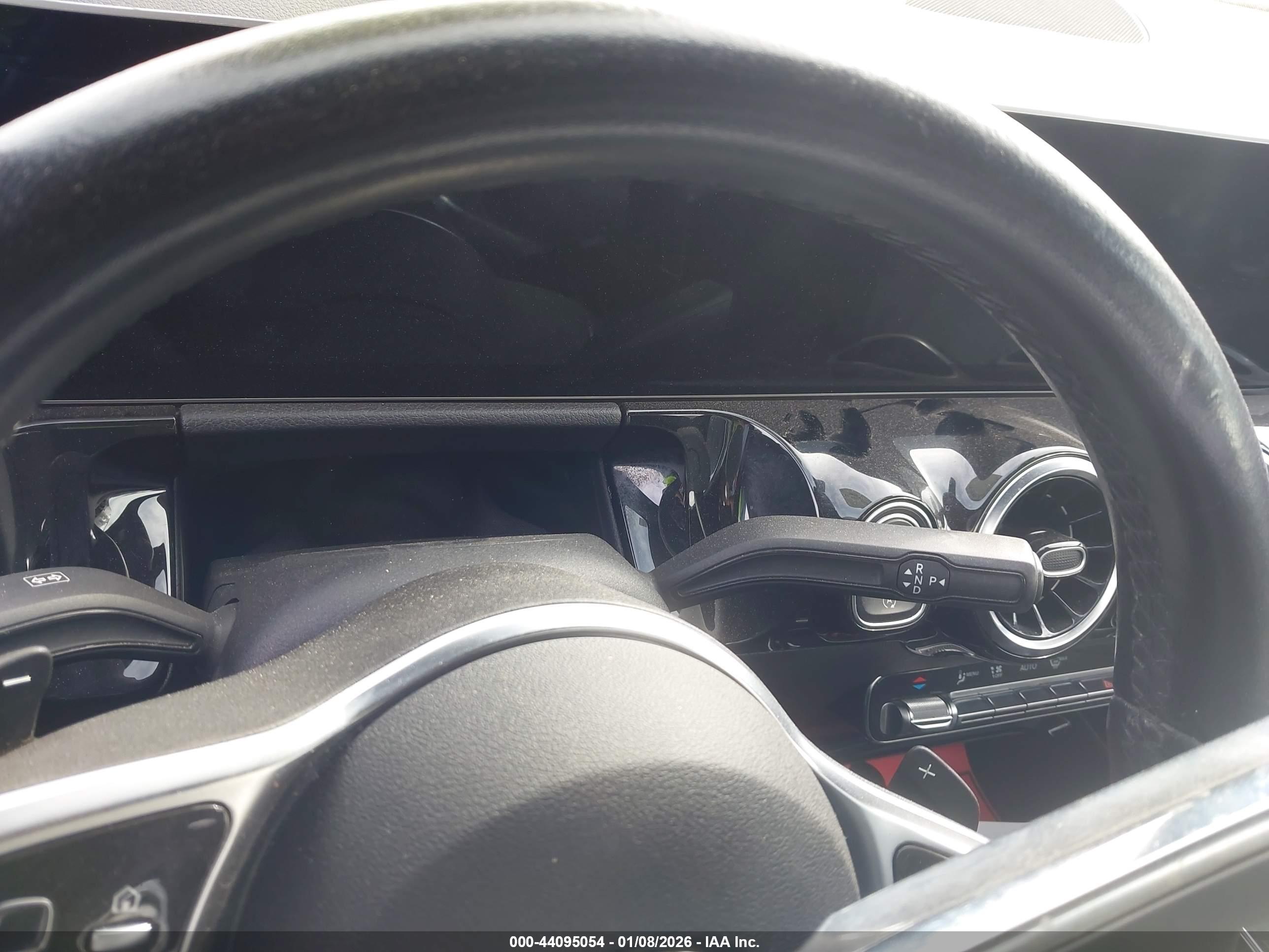 MERCEDES-BENZ GLA image 7