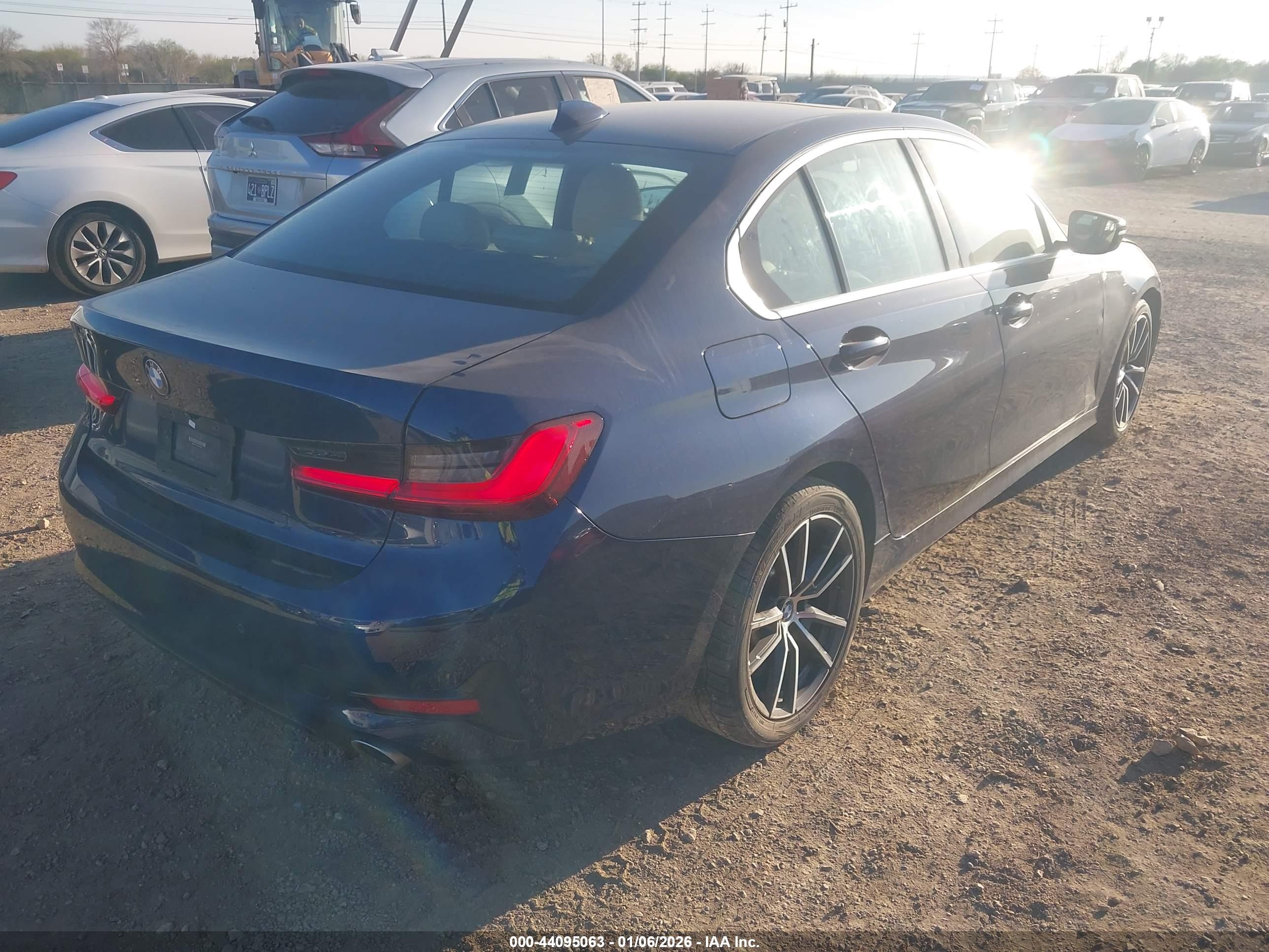 BMW 330I image 4