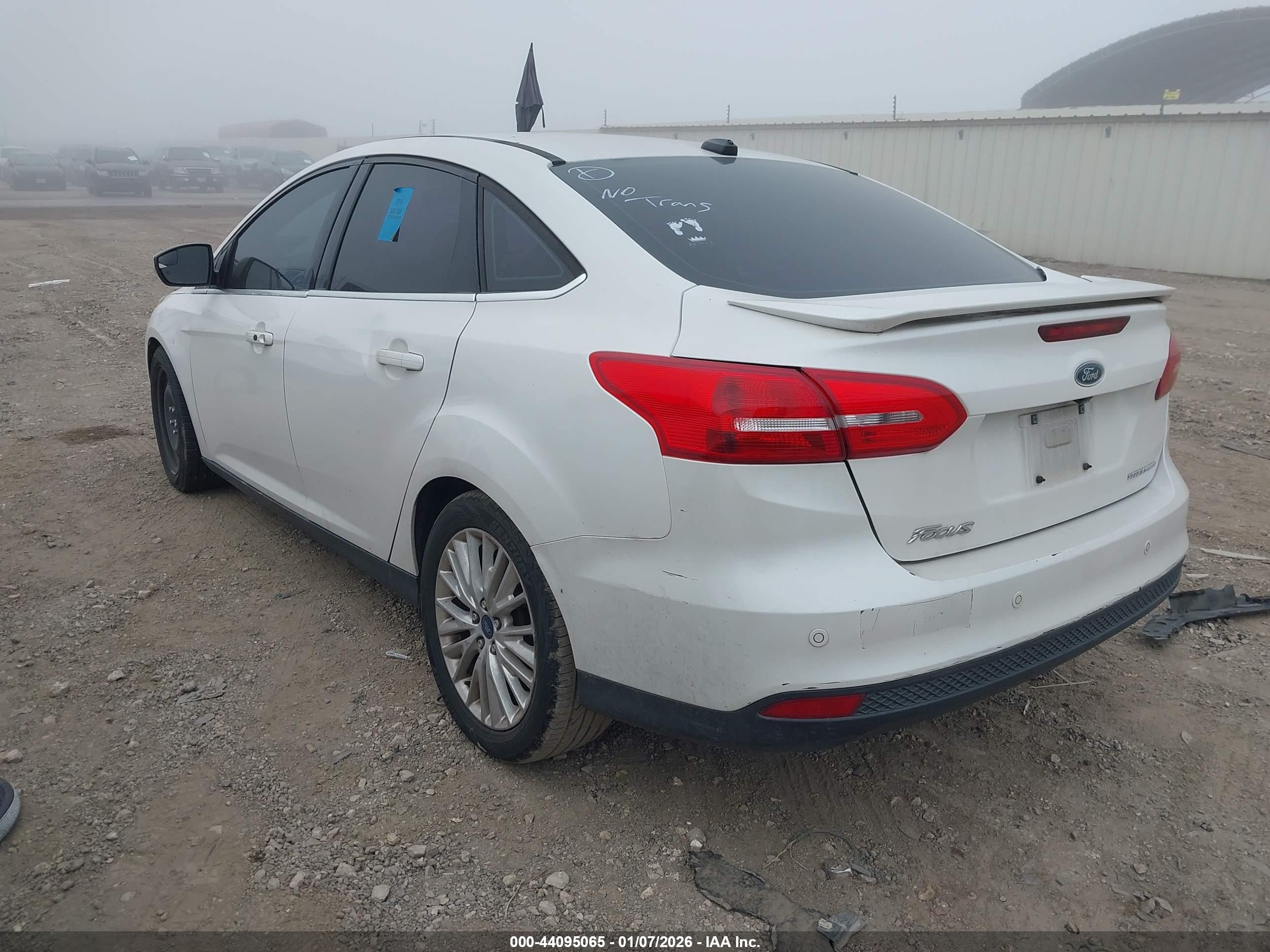 FORD FOCUS image 3