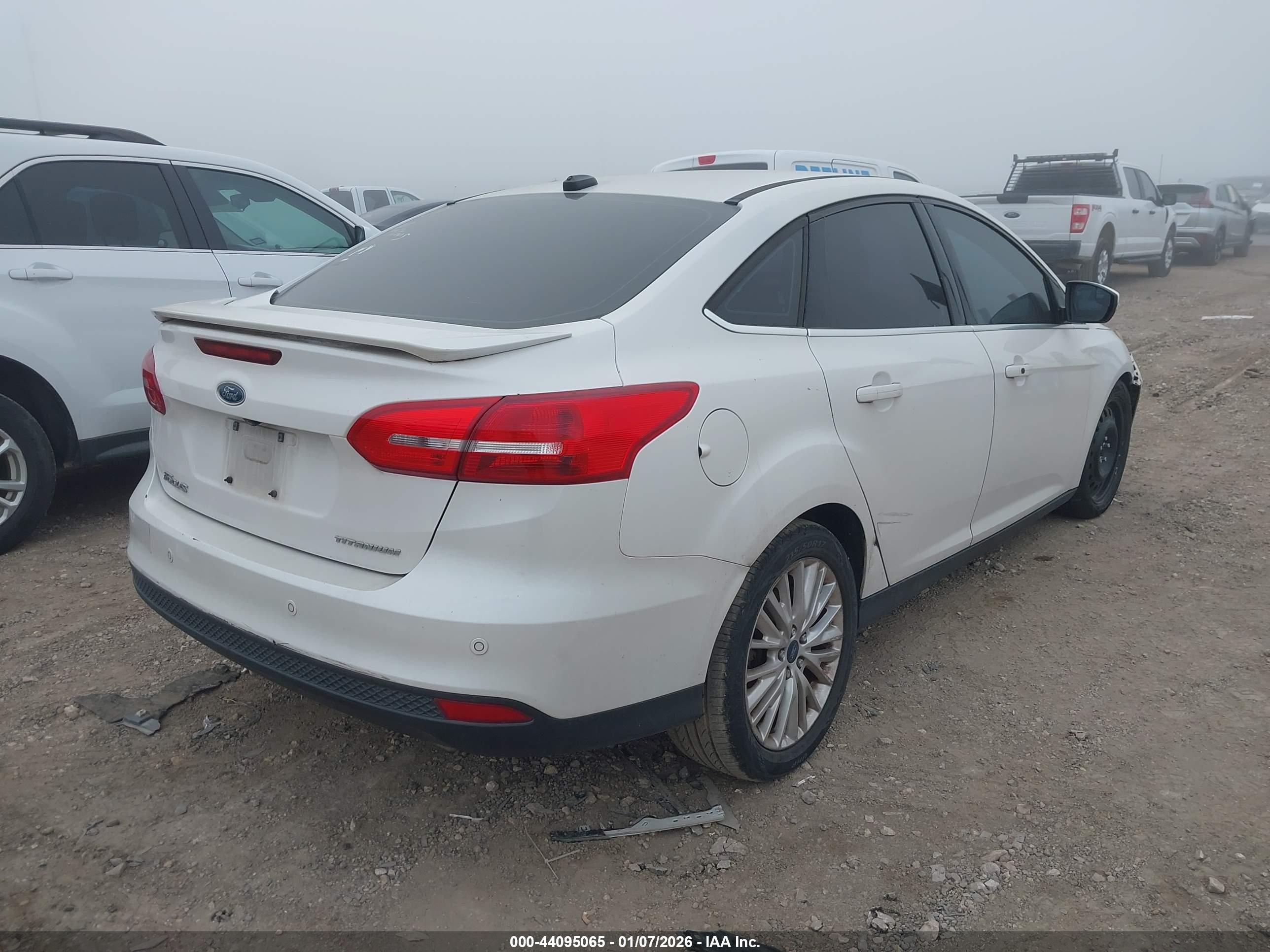 FORD FOCUS image 4