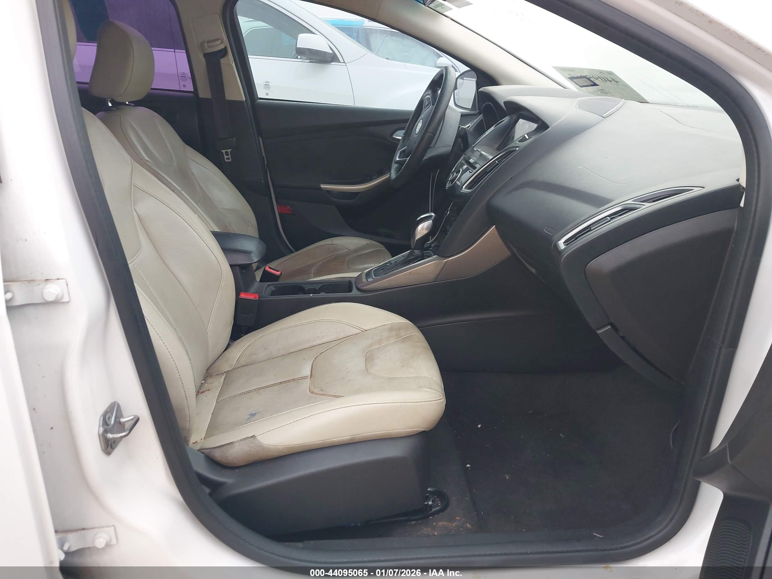 FORD FOCUS image 5