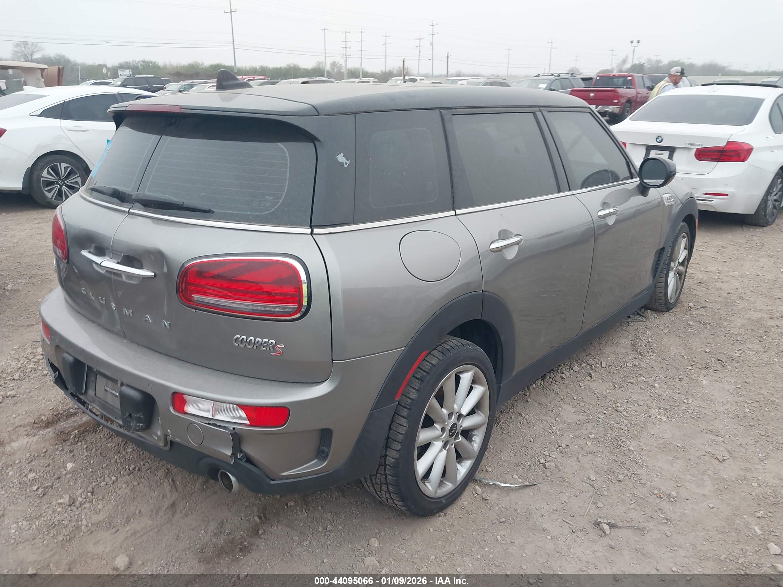 MINI CLUBMAN image 4