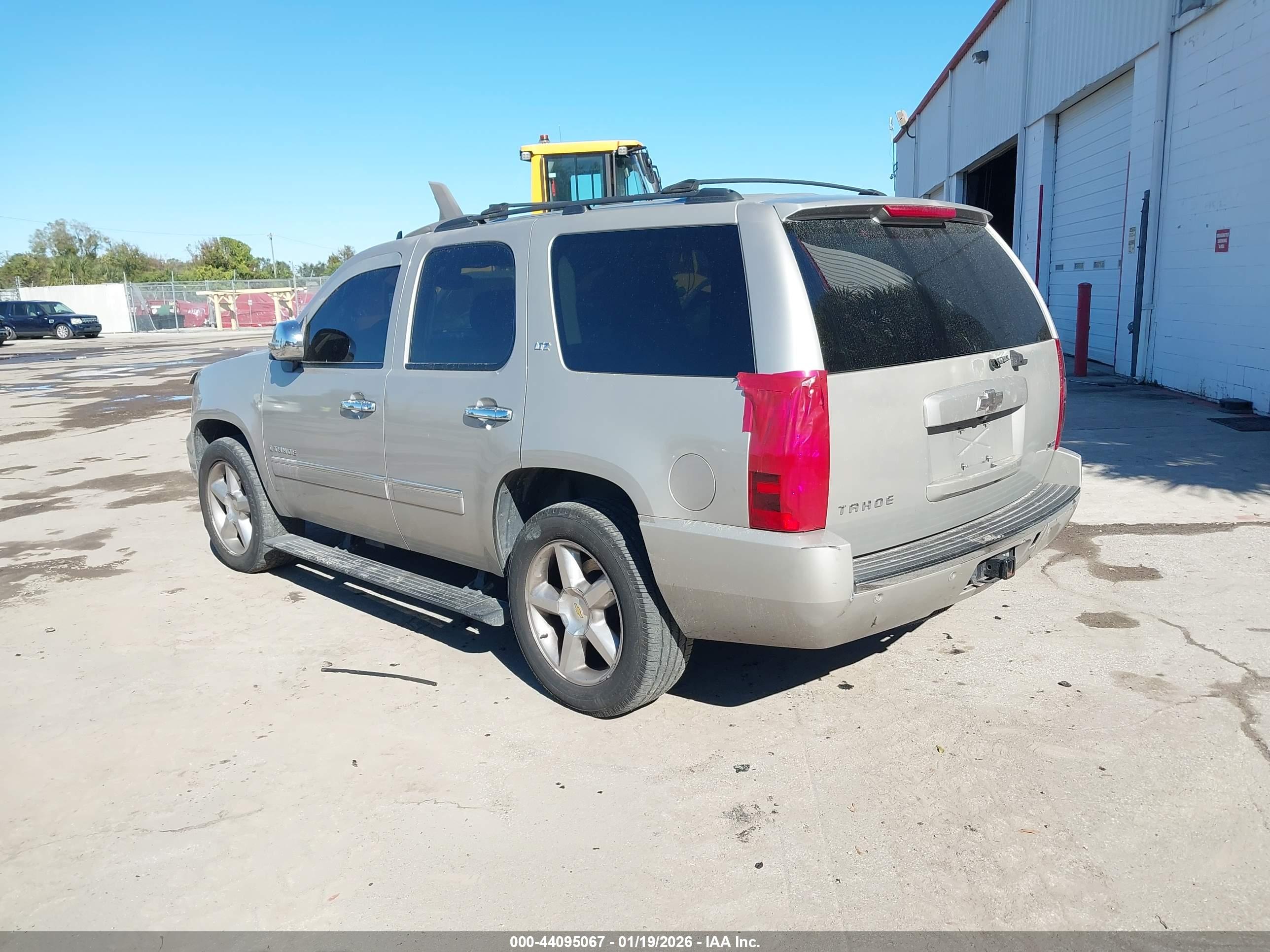 CHEVROLET TAHOE image 3