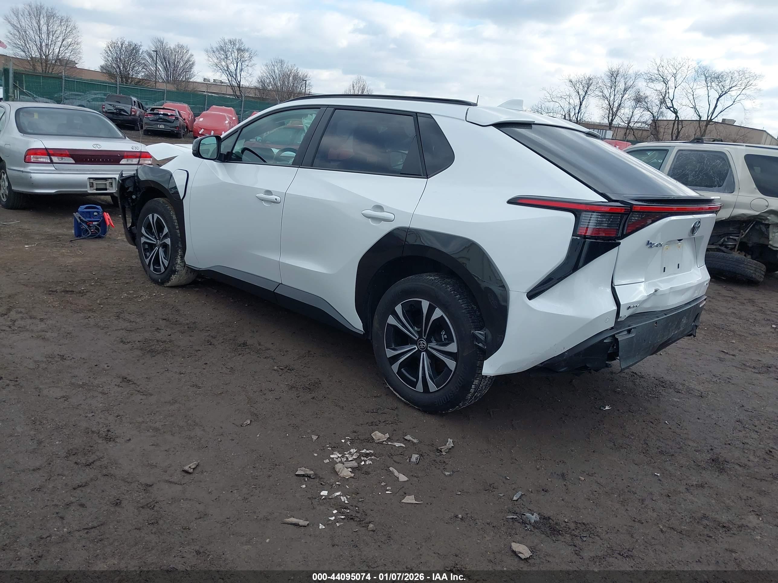 TOYOTA BZ4X image 3