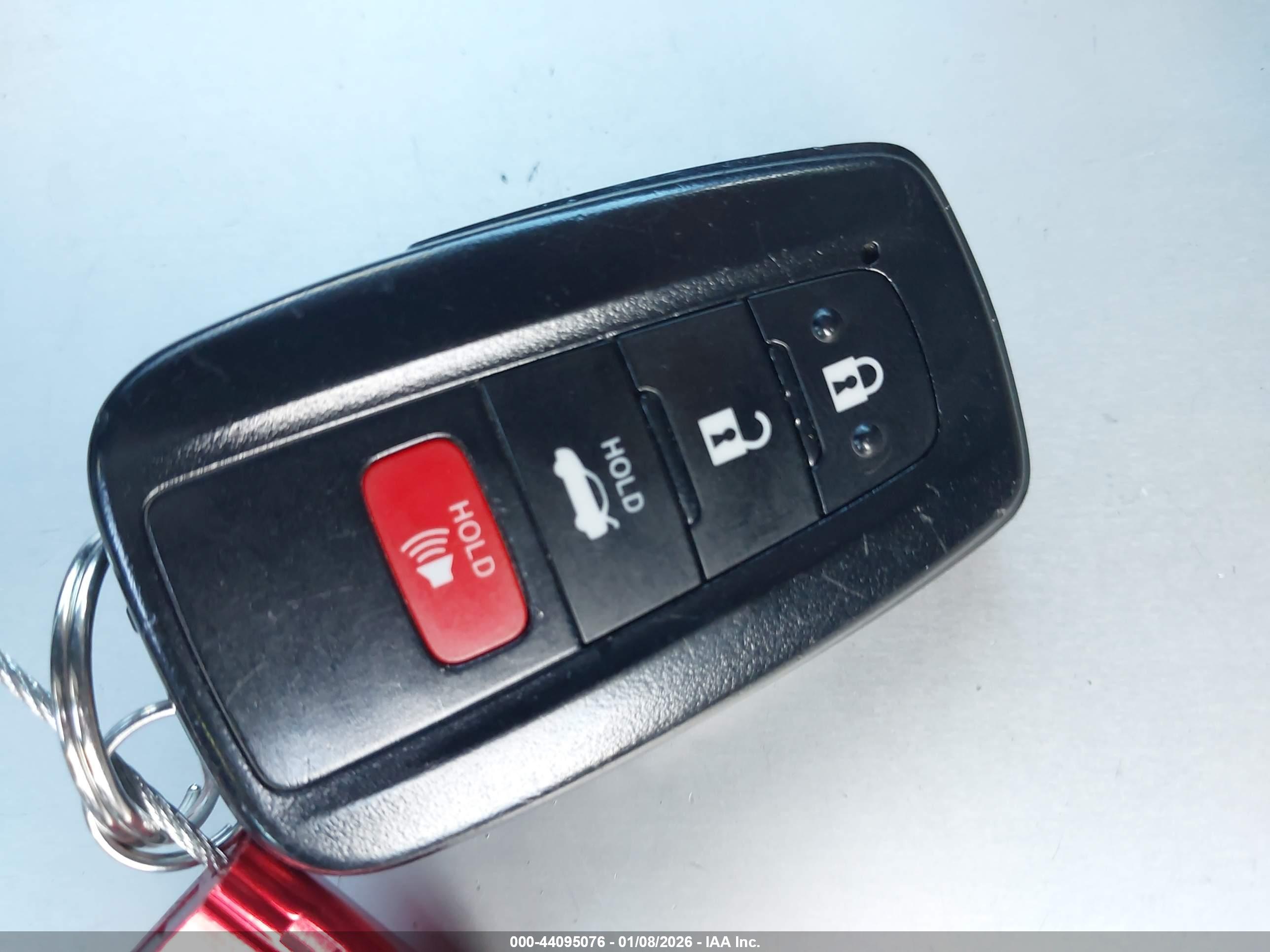 TOYOTA CAMRY image 11
