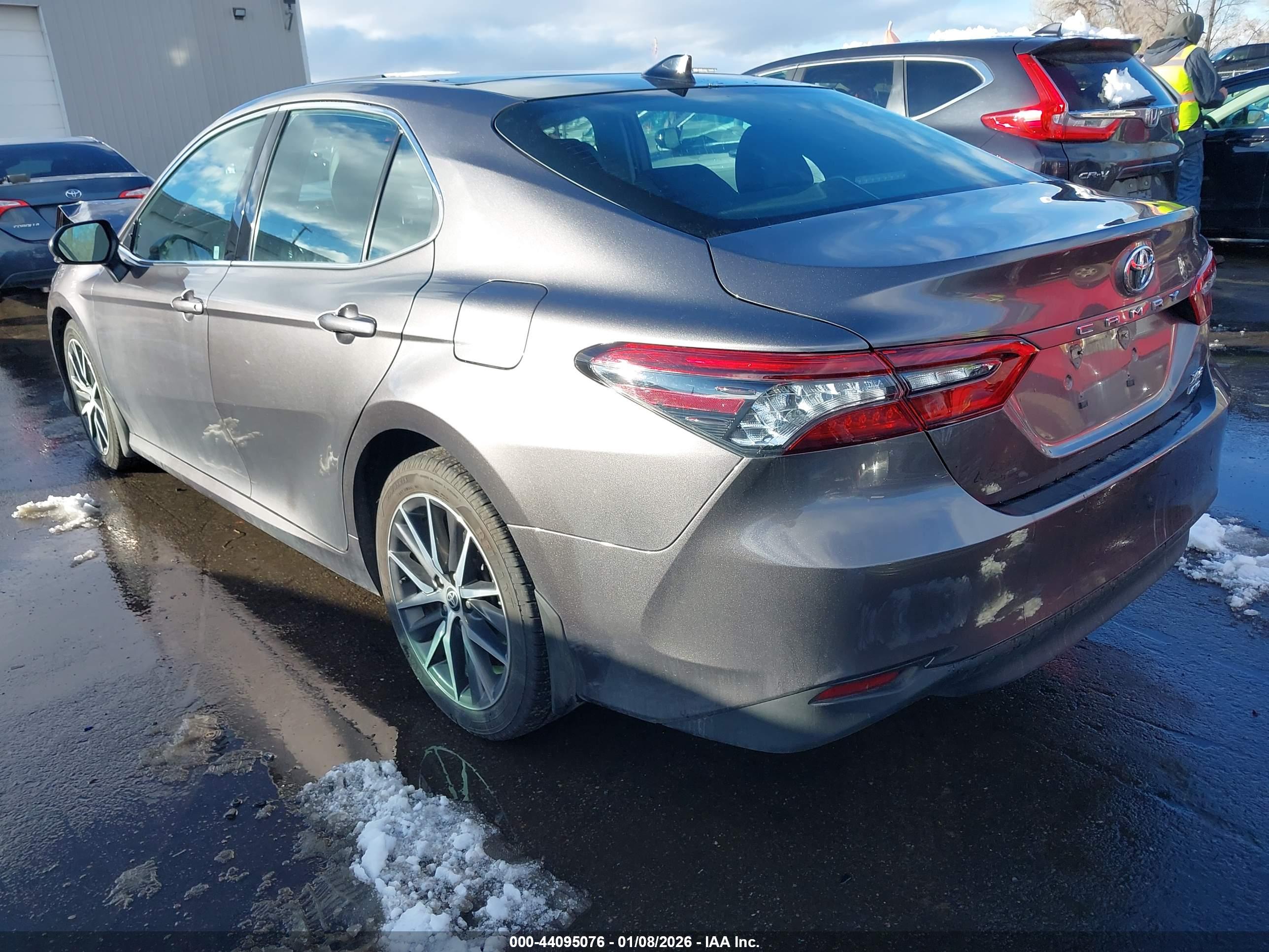 TOYOTA CAMRY image 3