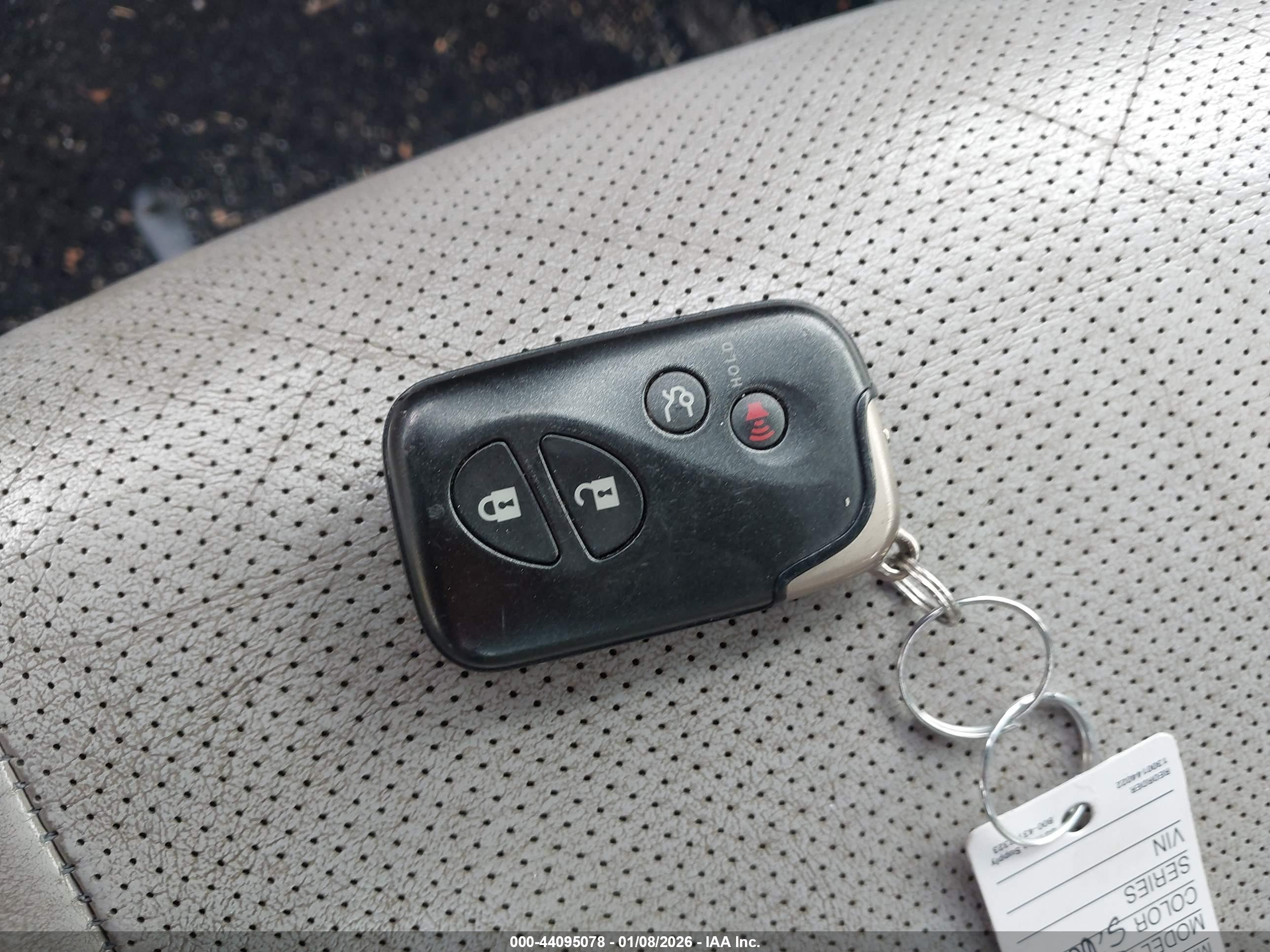 LEXUS ES image 11