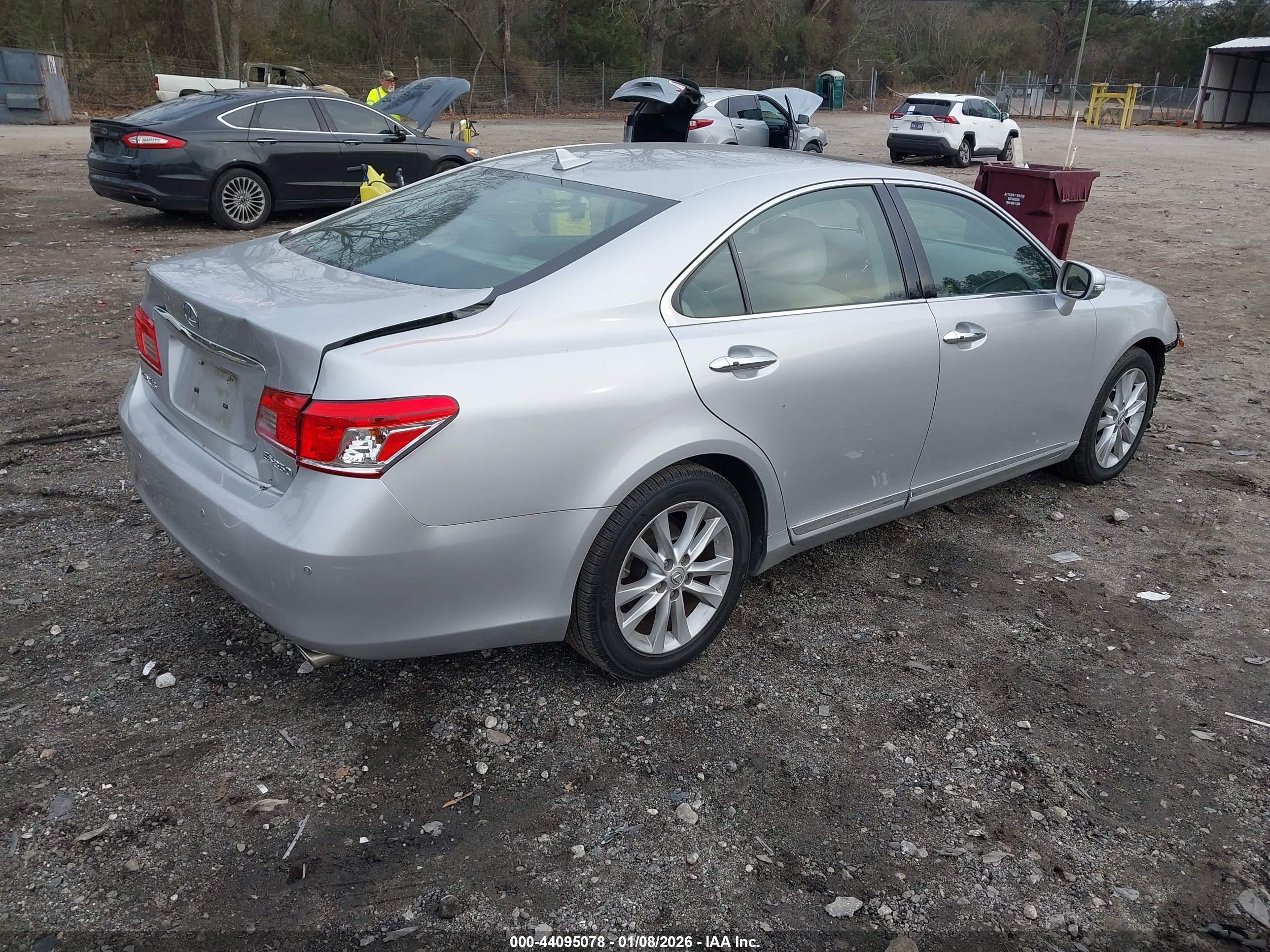 LEXUS ES image 4