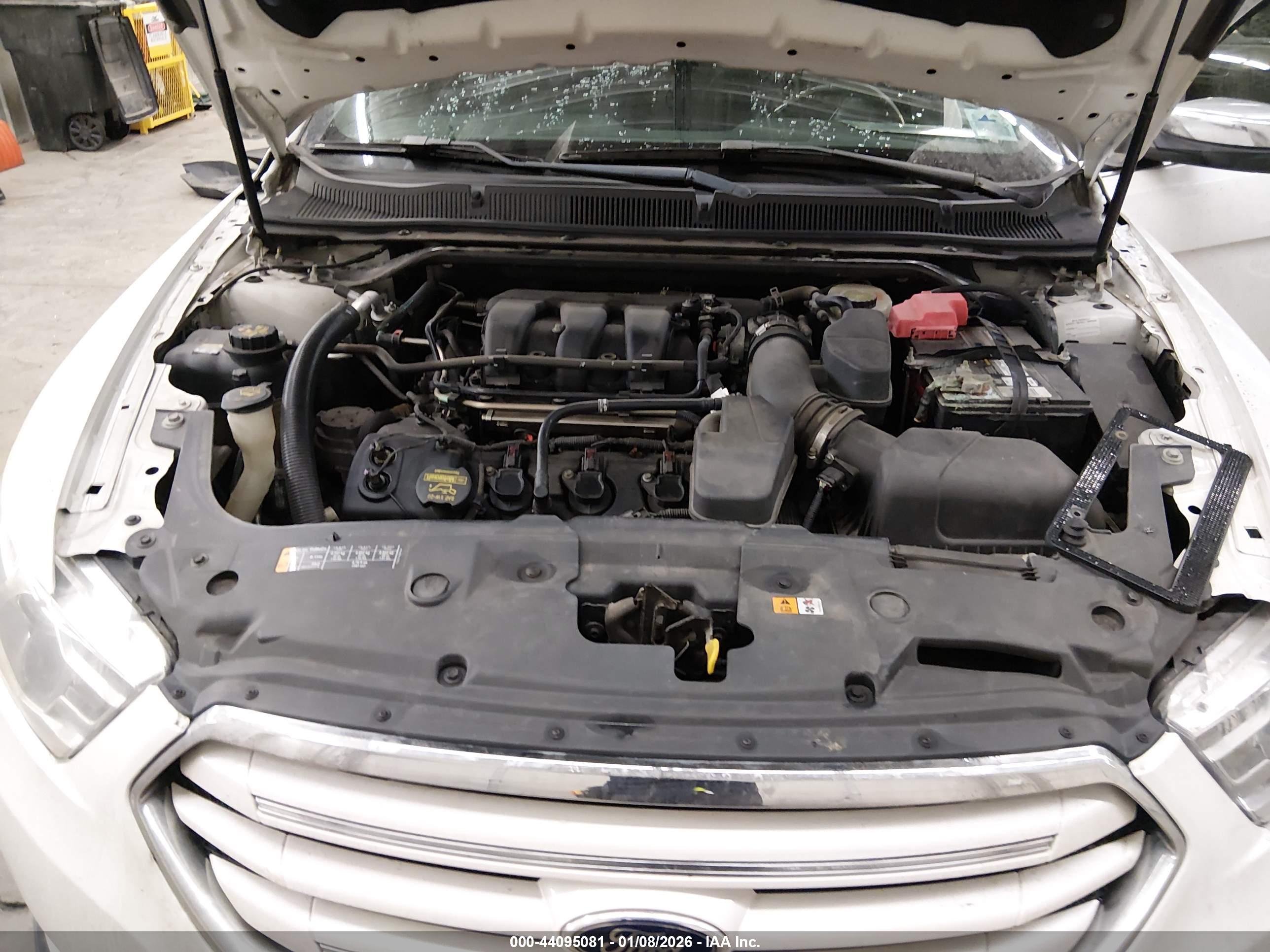 FORD TAURUS image 10