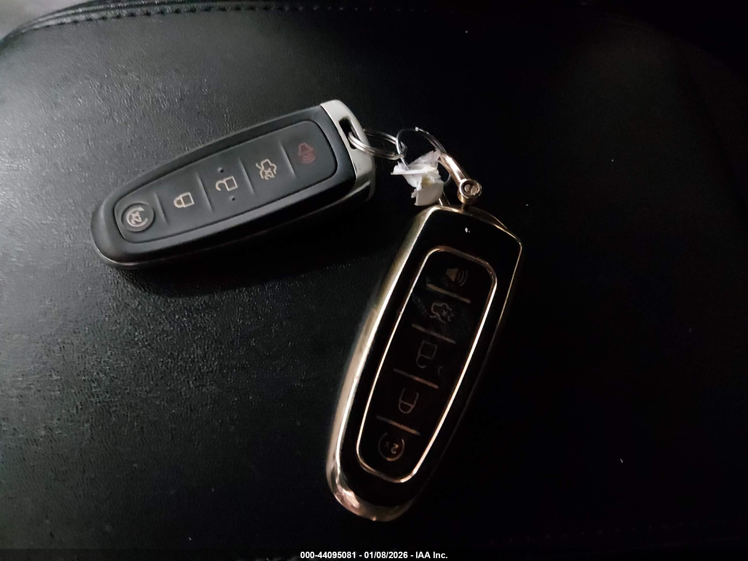 FORD TAURUS image 11