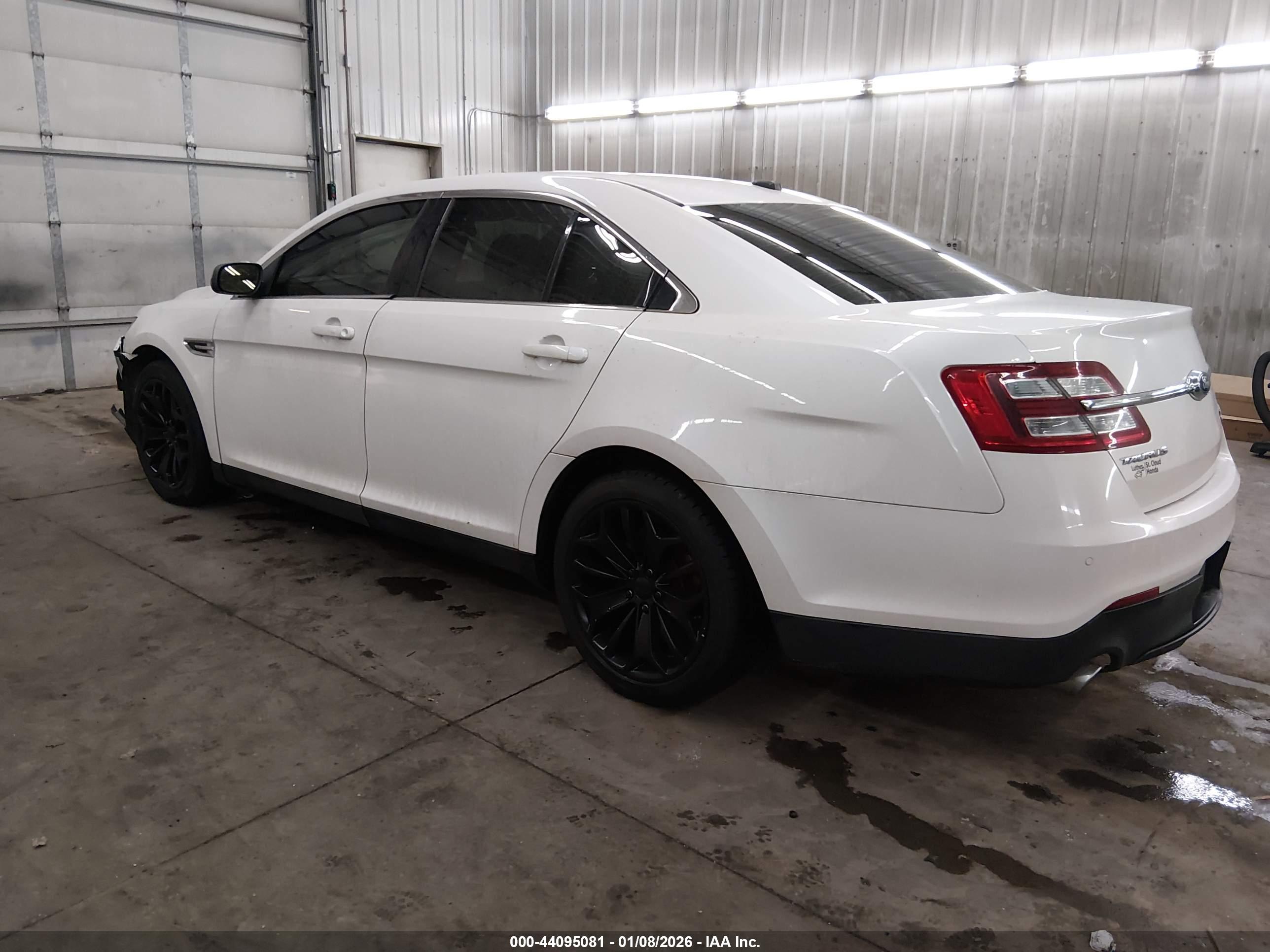 FORD TAURUS image 3
