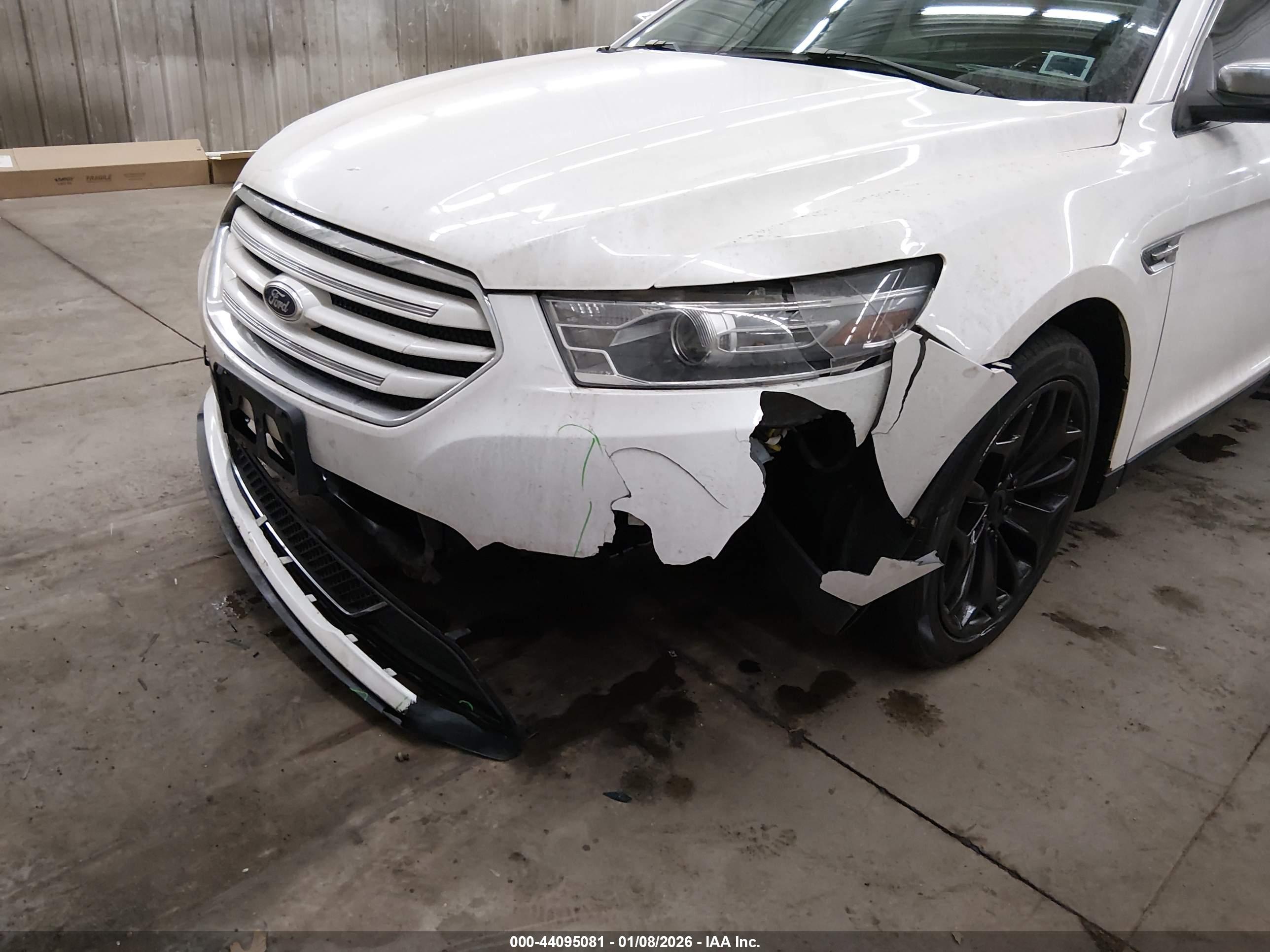 FORD TAURUS image 6