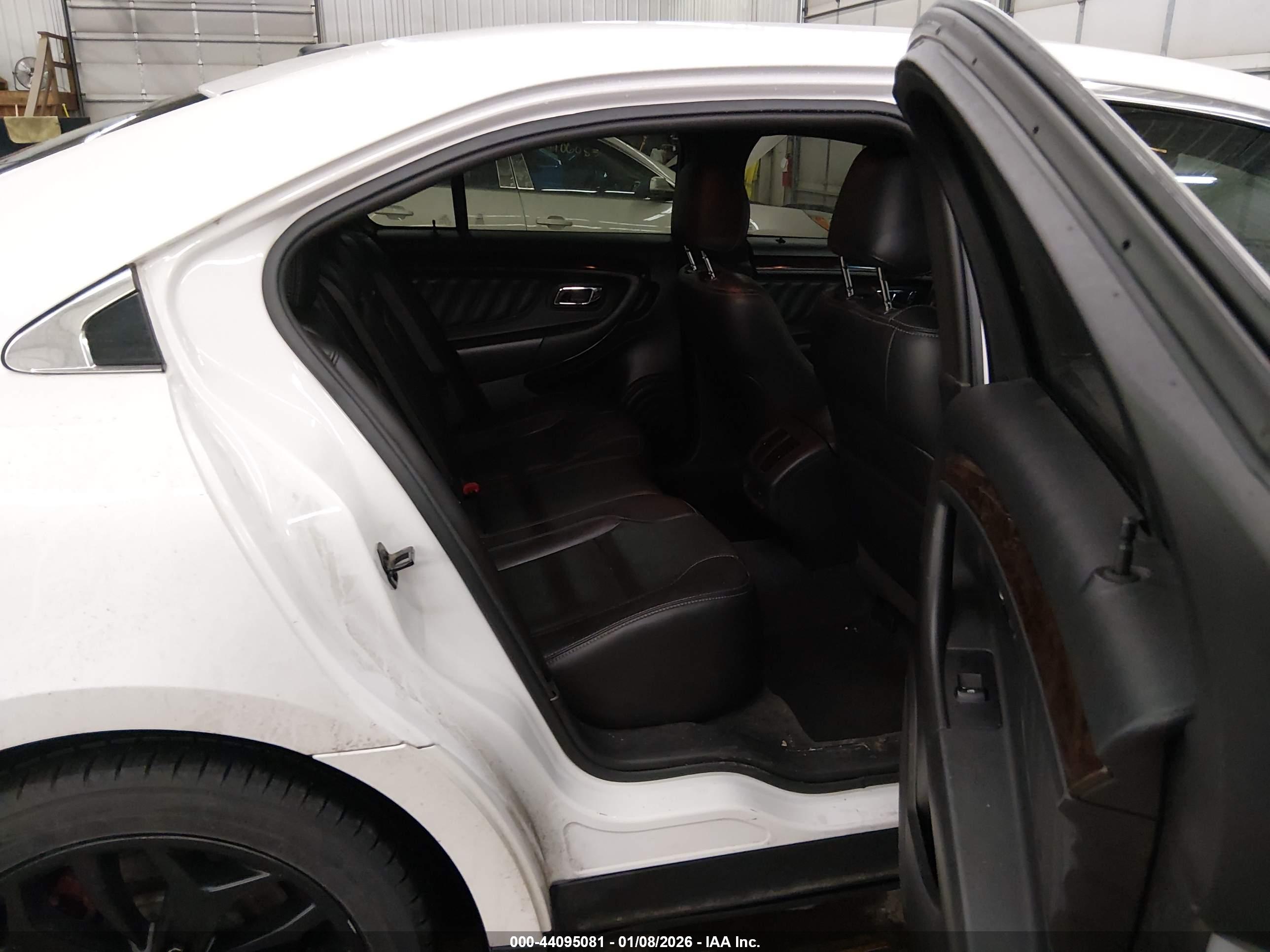 FORD TAURUS image 8