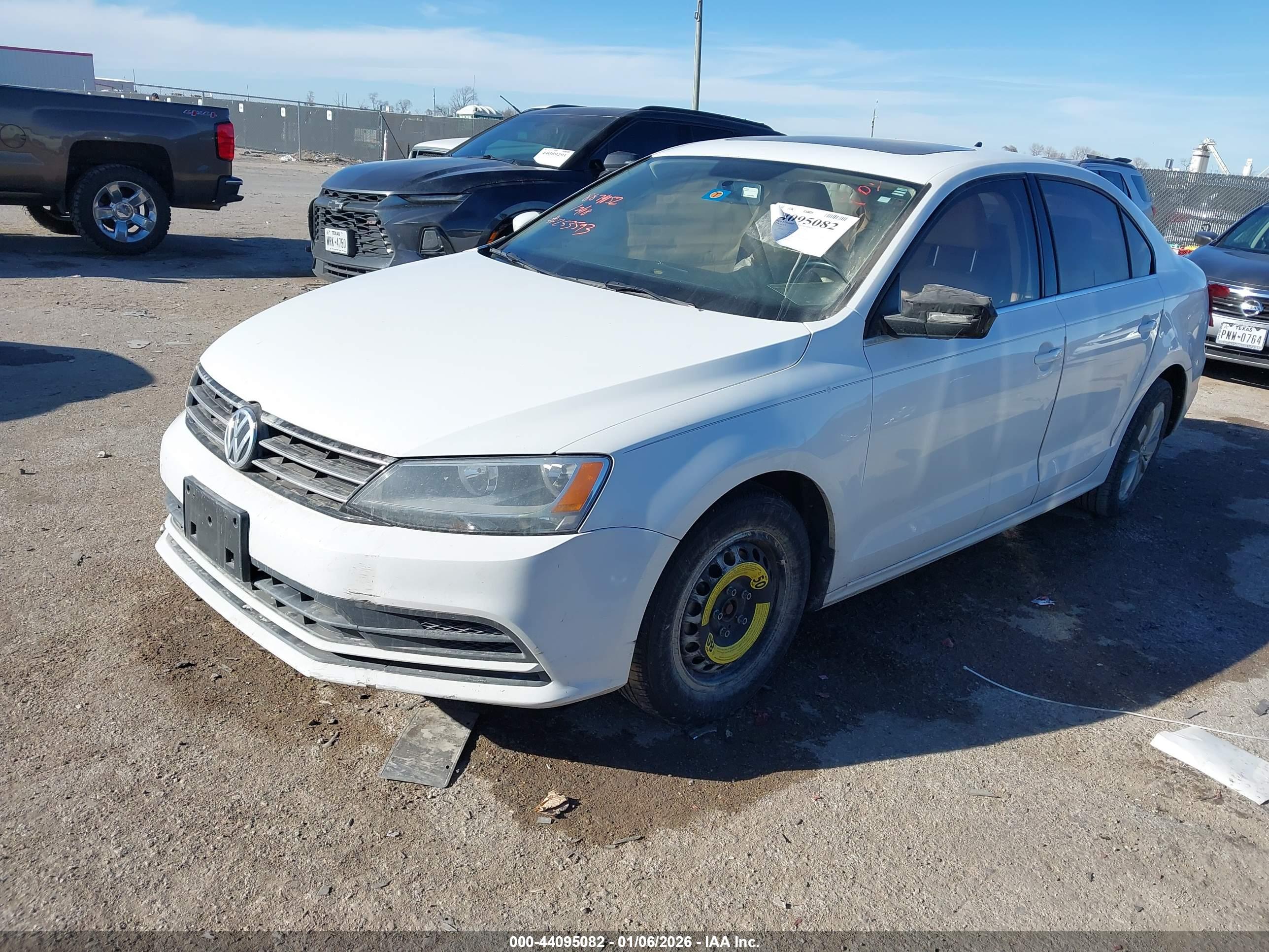 VOLKSWAGEN JETTA image 2