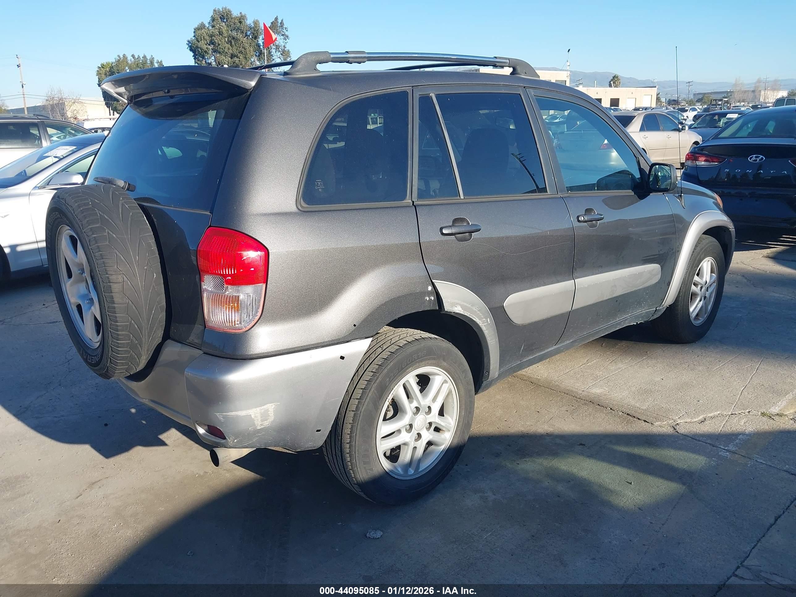 TOYOTA RAV4 image 4