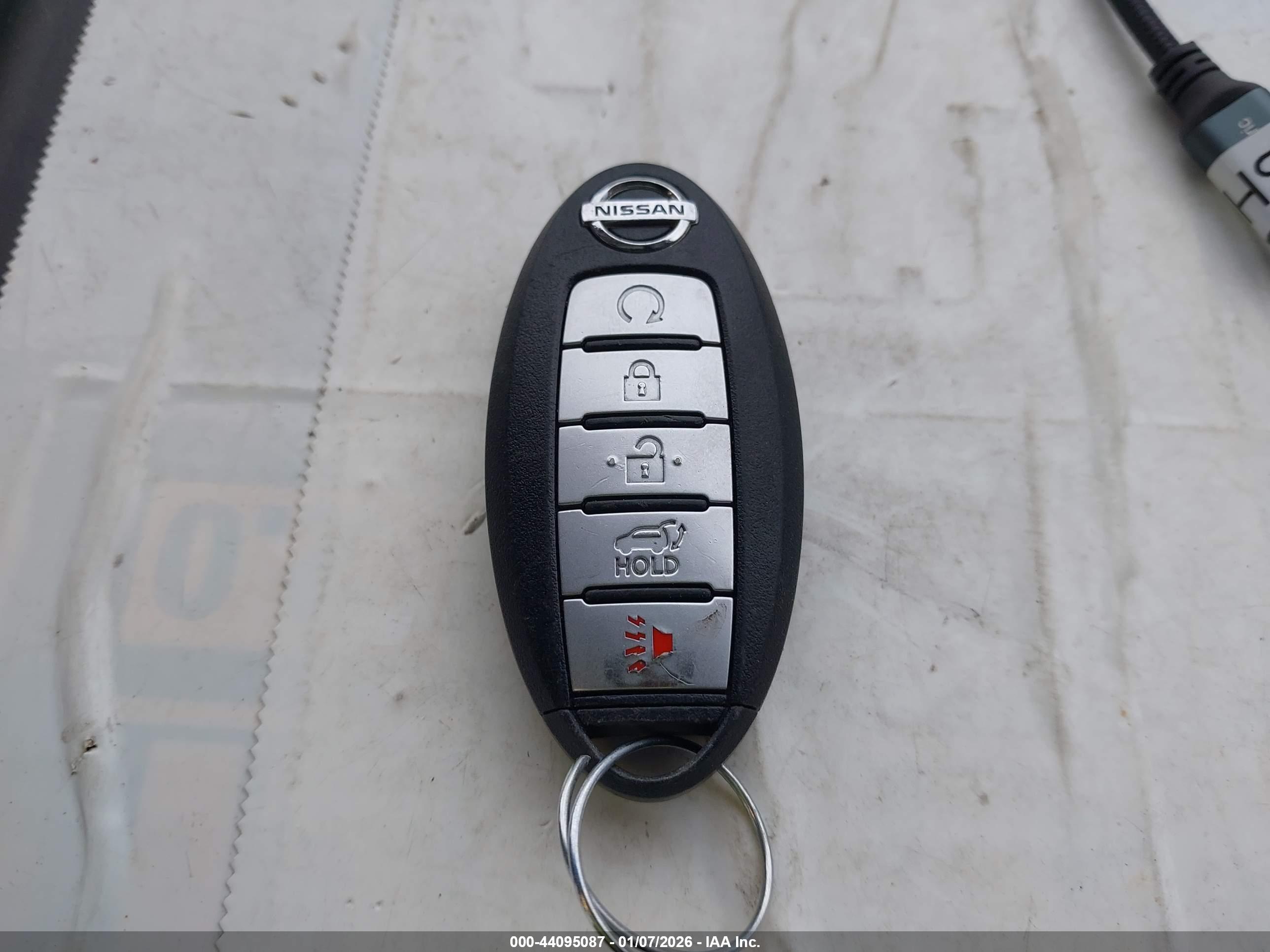 NISSAN ROGUE image 11